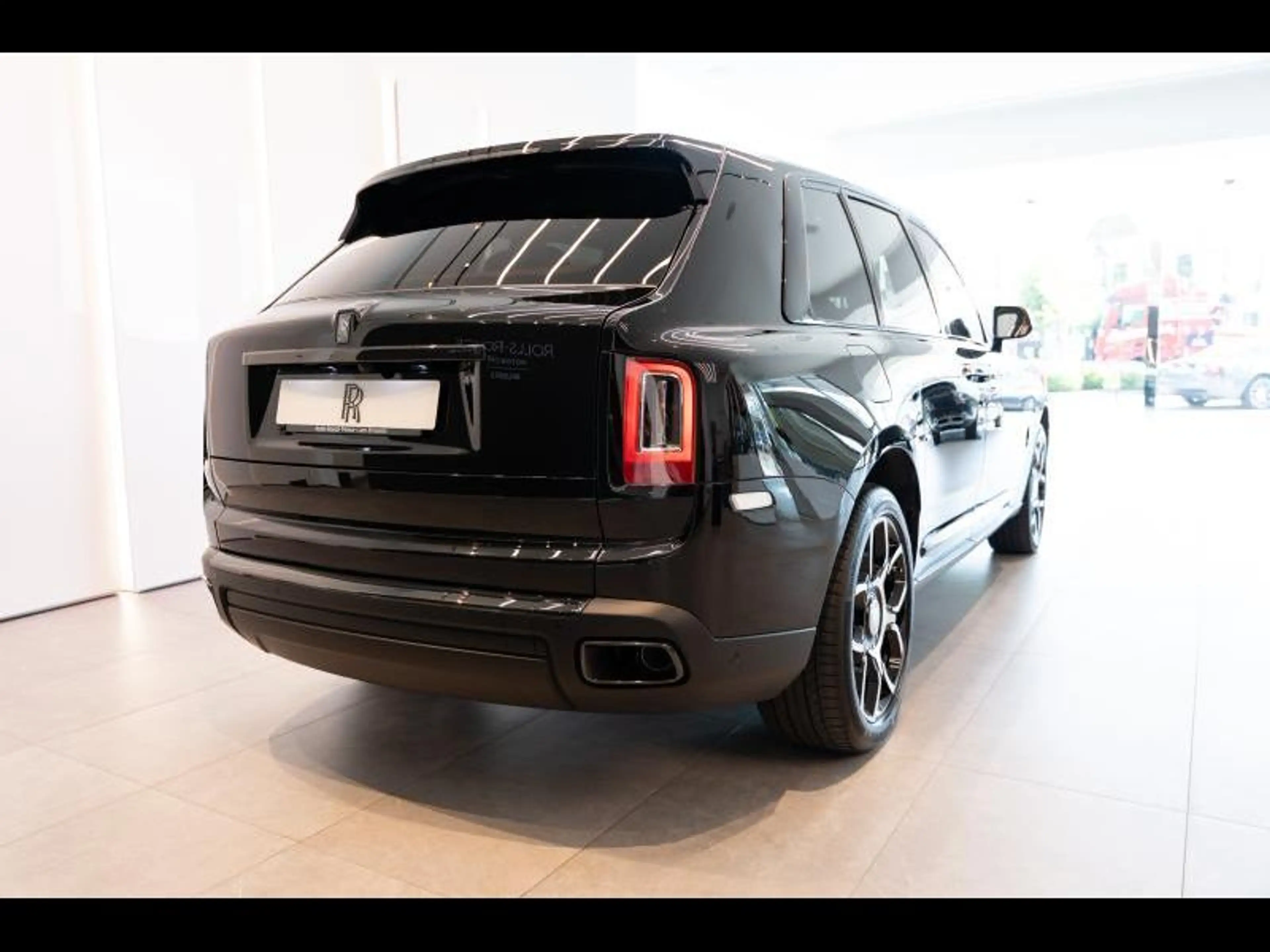 Rolls-Royce Cullinan Provenance 2 Years of Warranty and Maintenance — photo 13