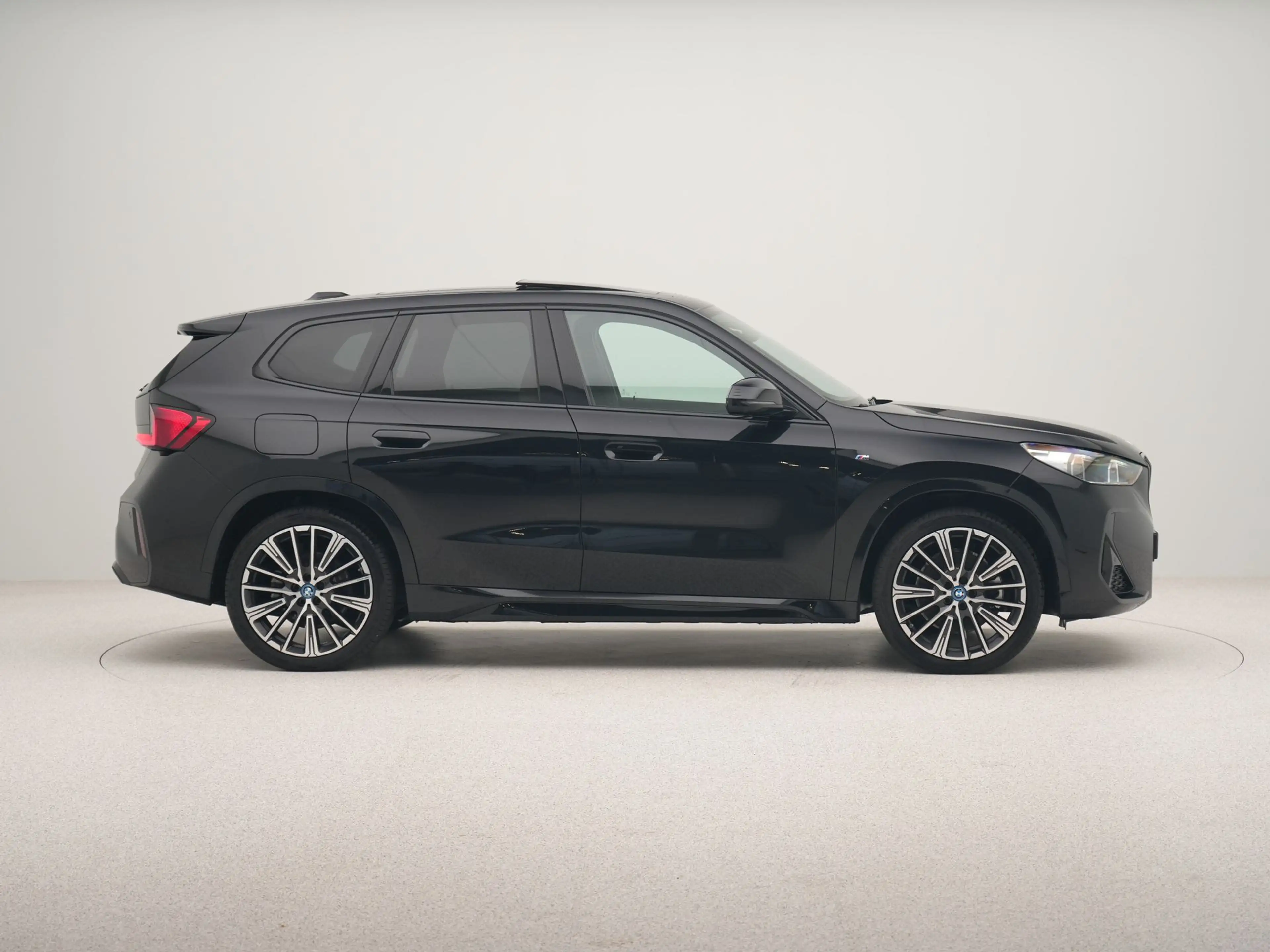 BMW iX1 xDrive30 Launch Edition 67 kWh Accu conditie 100% — photo 7