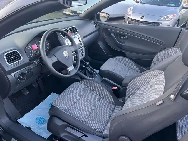 Volkswagen Eos view 10