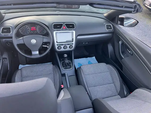 Volkswagen Eos view 11