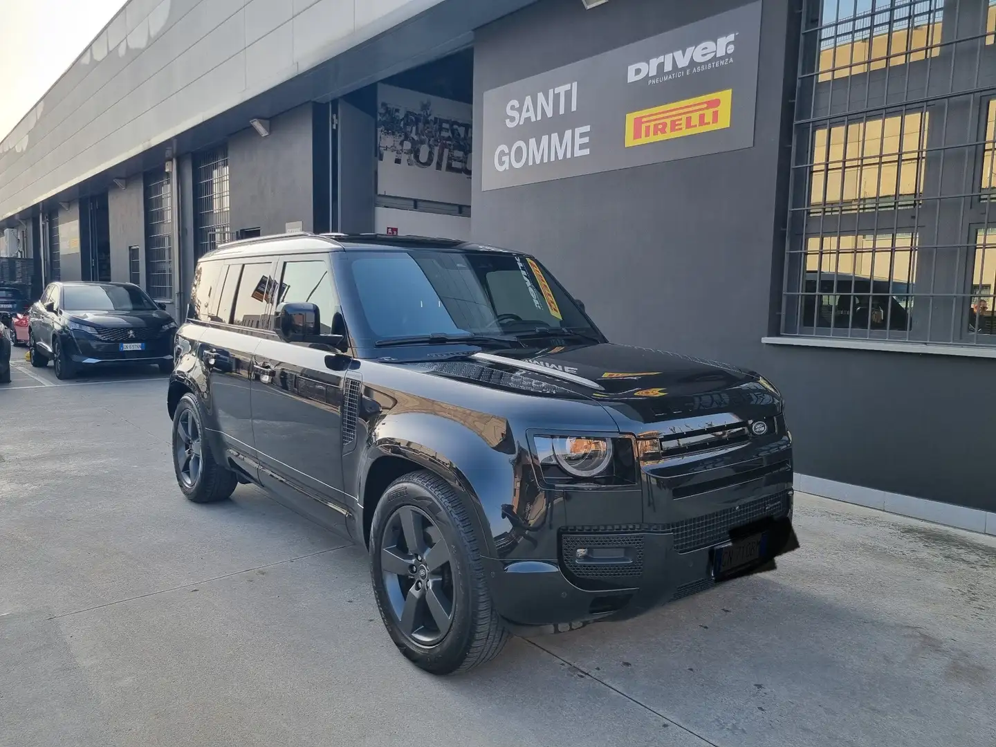 Land Rover Defender X-Dynamic SE awd 200cv auto Schwarz - 1