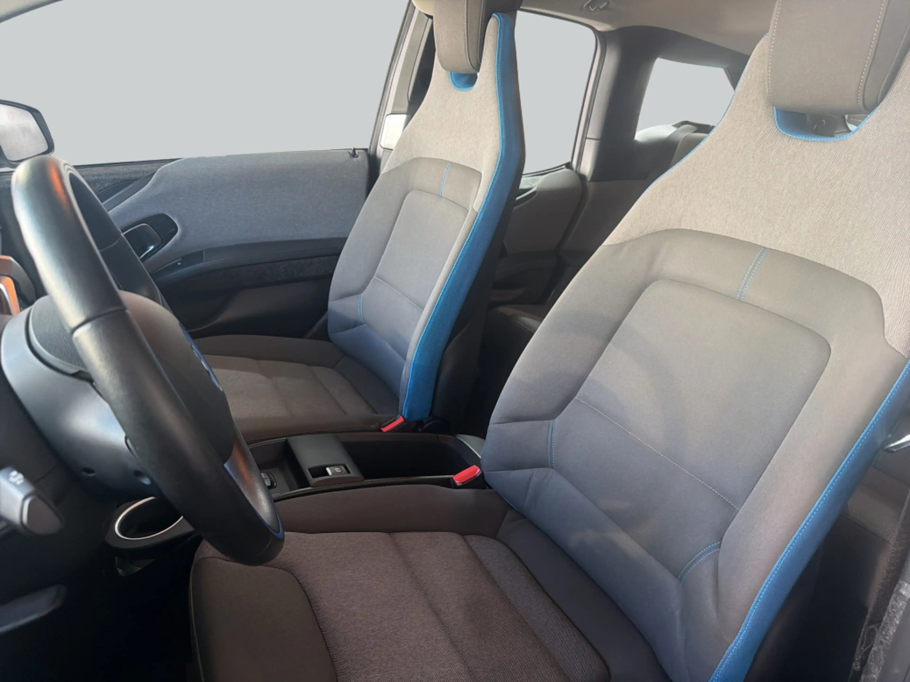BMW i3 (120 Ah), SHZ — photo 11