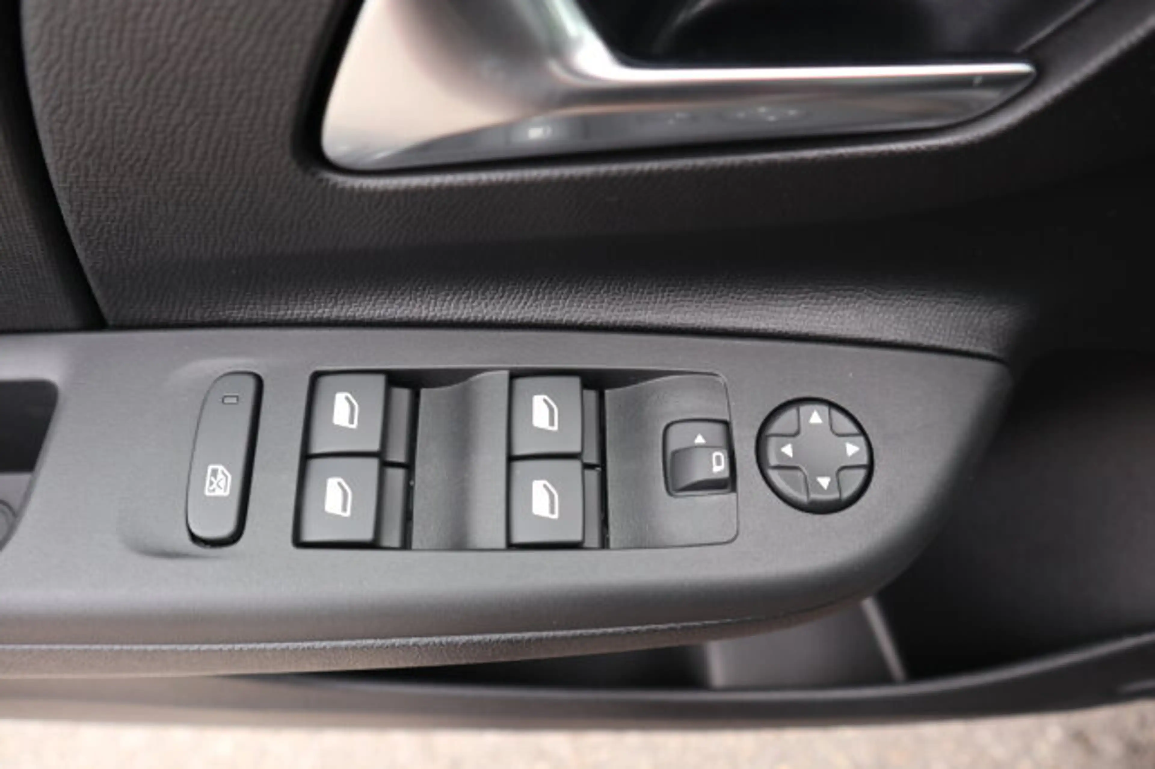 Opel Corsa Edition/Winter/Komfort Pak  Klima/LED/Audiosystem Multimedia/Sitzhzg./MF-Lenkrad/BC/Tempomat/eFH./NSW — photo 9