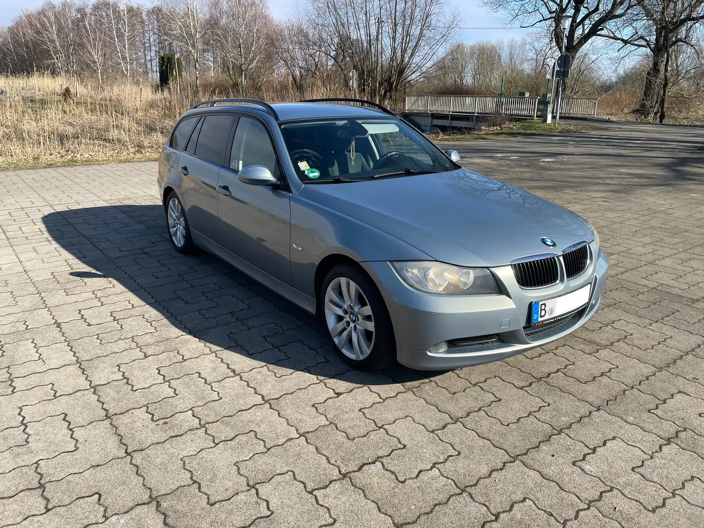 BMW 320 320d DPF Touring Grau - 2