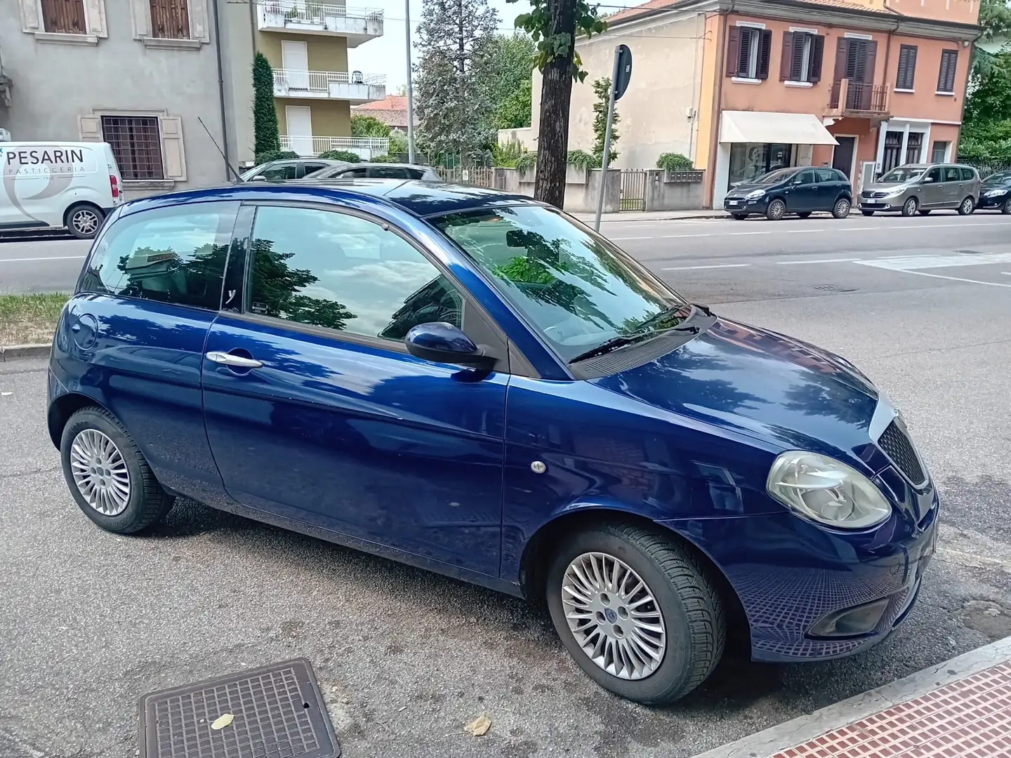 Lancia Ypsilon 1.3 mjt 16v Blue&Me - 1