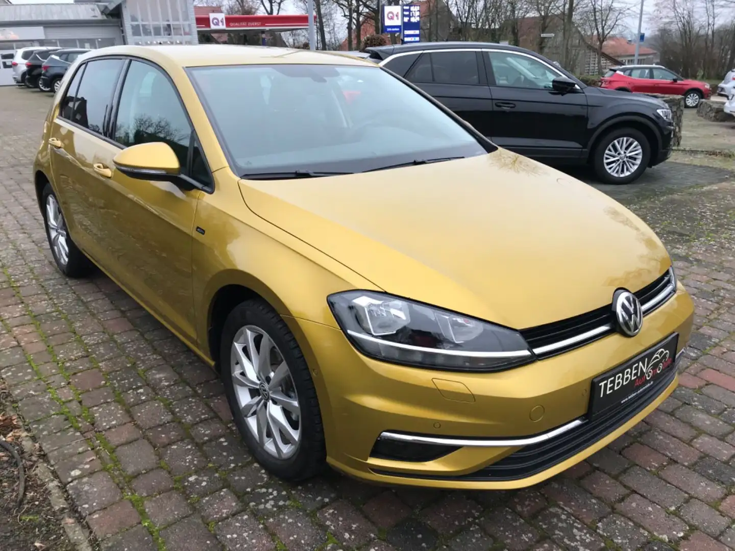 Volkswagen Golf VII Lim.*Sitzhz*Kamera*AHKschwenkbar* Yellow - 2