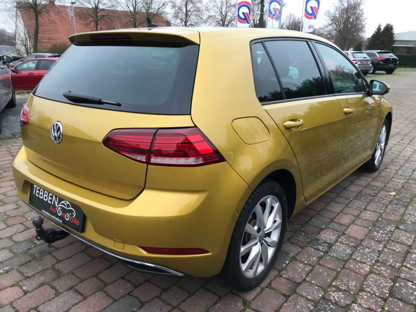 Volkswagen Golf VII Lim.*Sitzhz*Kamera*AHKschwenkbar* Yellow - 1