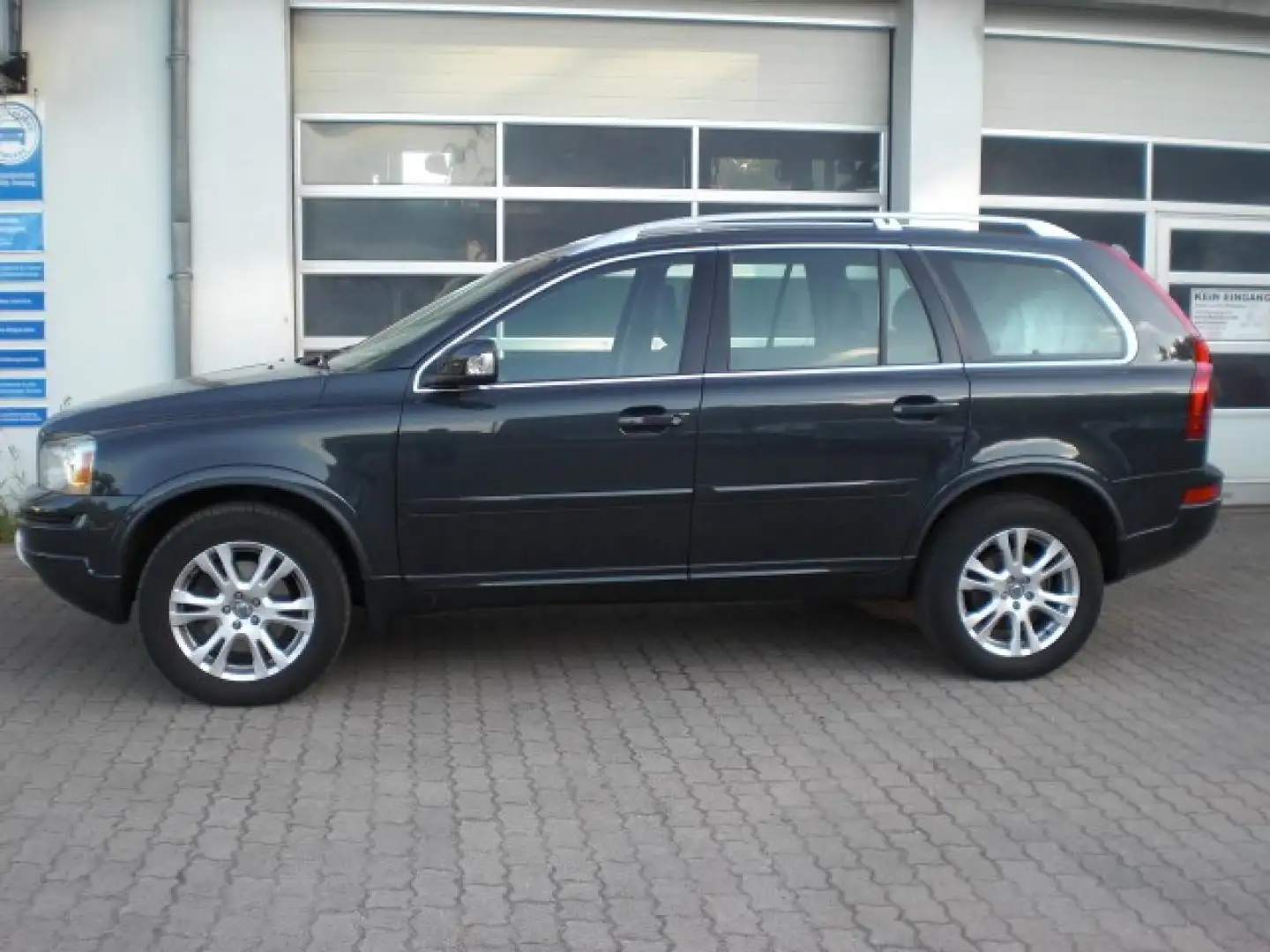 Volvo XC90 D4 Momentum Geartronic Grau - 1