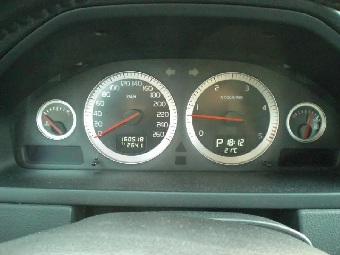 Volvo XC90 D4 Momentum Geartronic Grau - 2