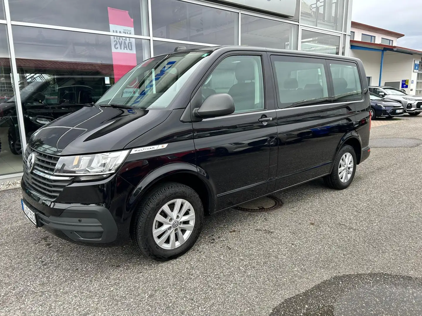 Volkswagen T6 Multivan .1 2.0 TDI Family AHK inkl. Mwst 2.0 TDI 150 PS Noir - 1