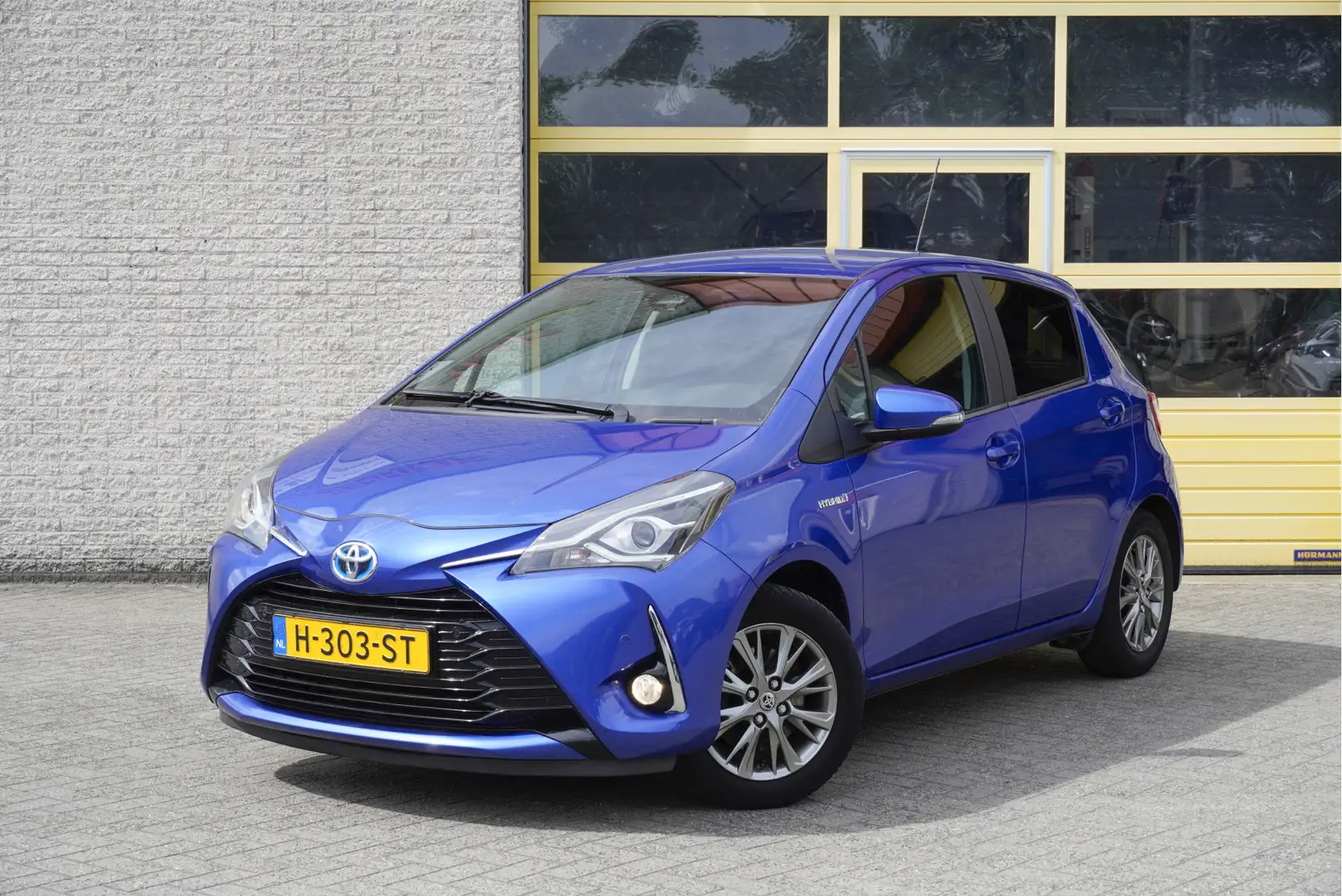 Toyota Yaris 1.5 Hybrid Automaat! Dynamic BJ2020 Lmv 15" | Led Blauw - 1