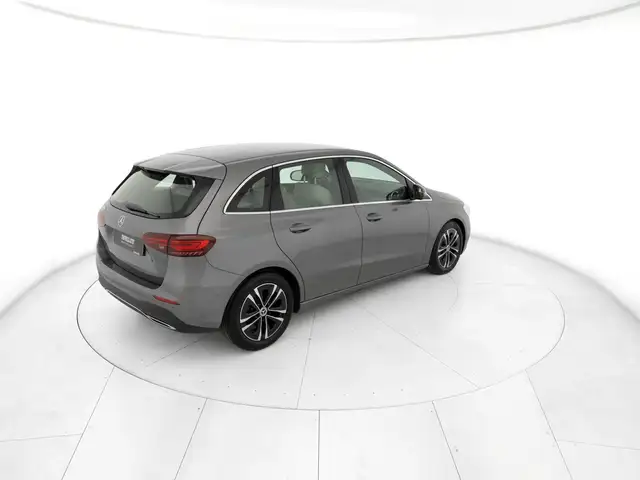 Mercedes-Benz B-Class view 4