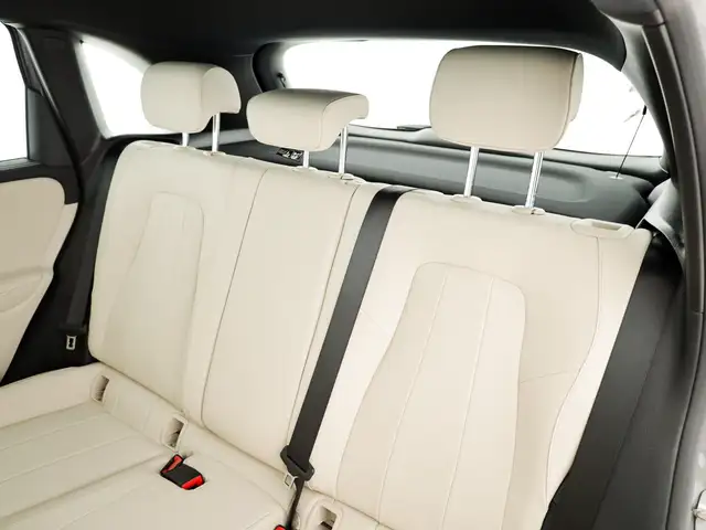 Mercedes-Benz B-Class view 11