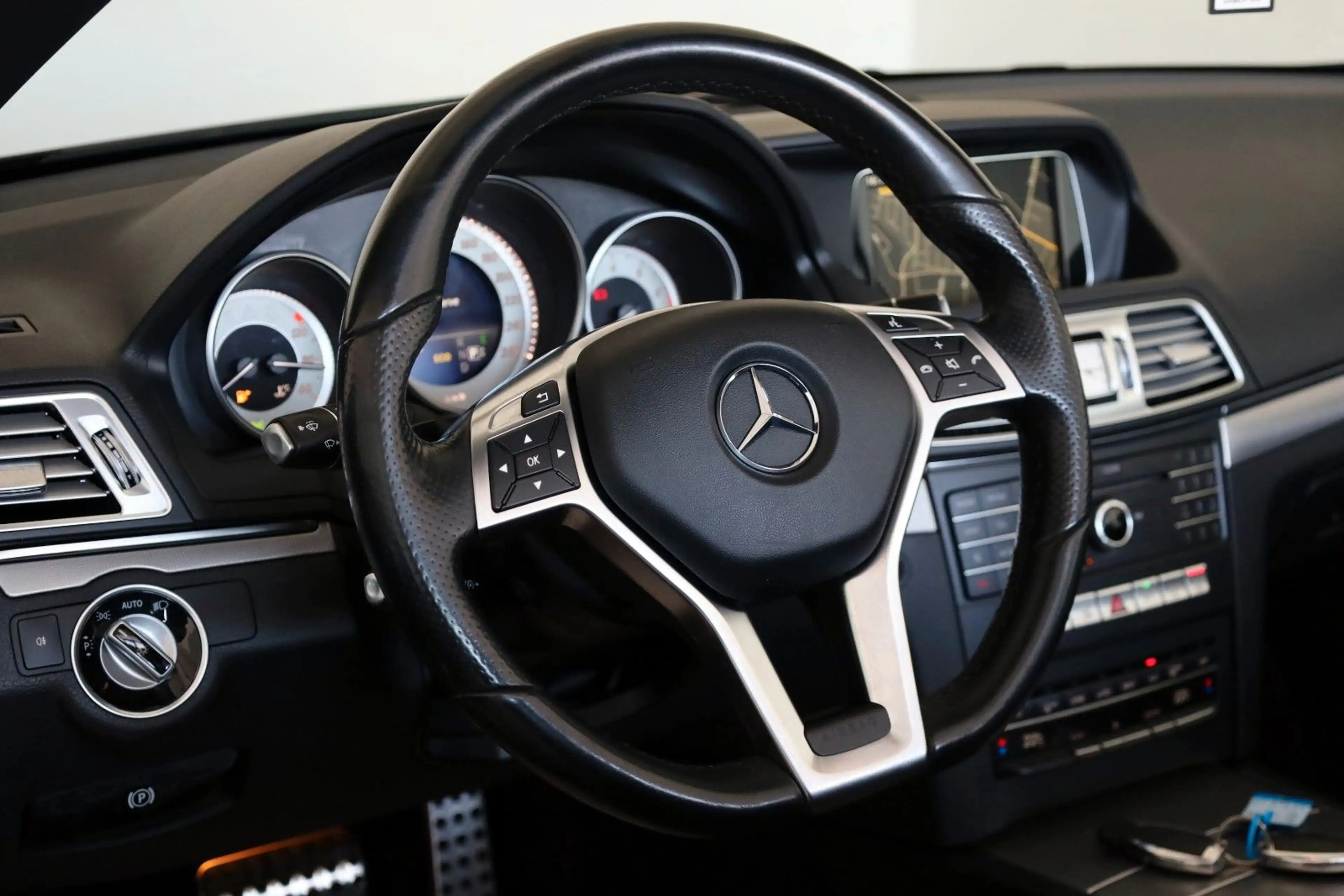 Mercedes-Benz E 400 E400 Cabrio AMG Line Leder,Navi,LED,H/K,Airscarf — photo 12