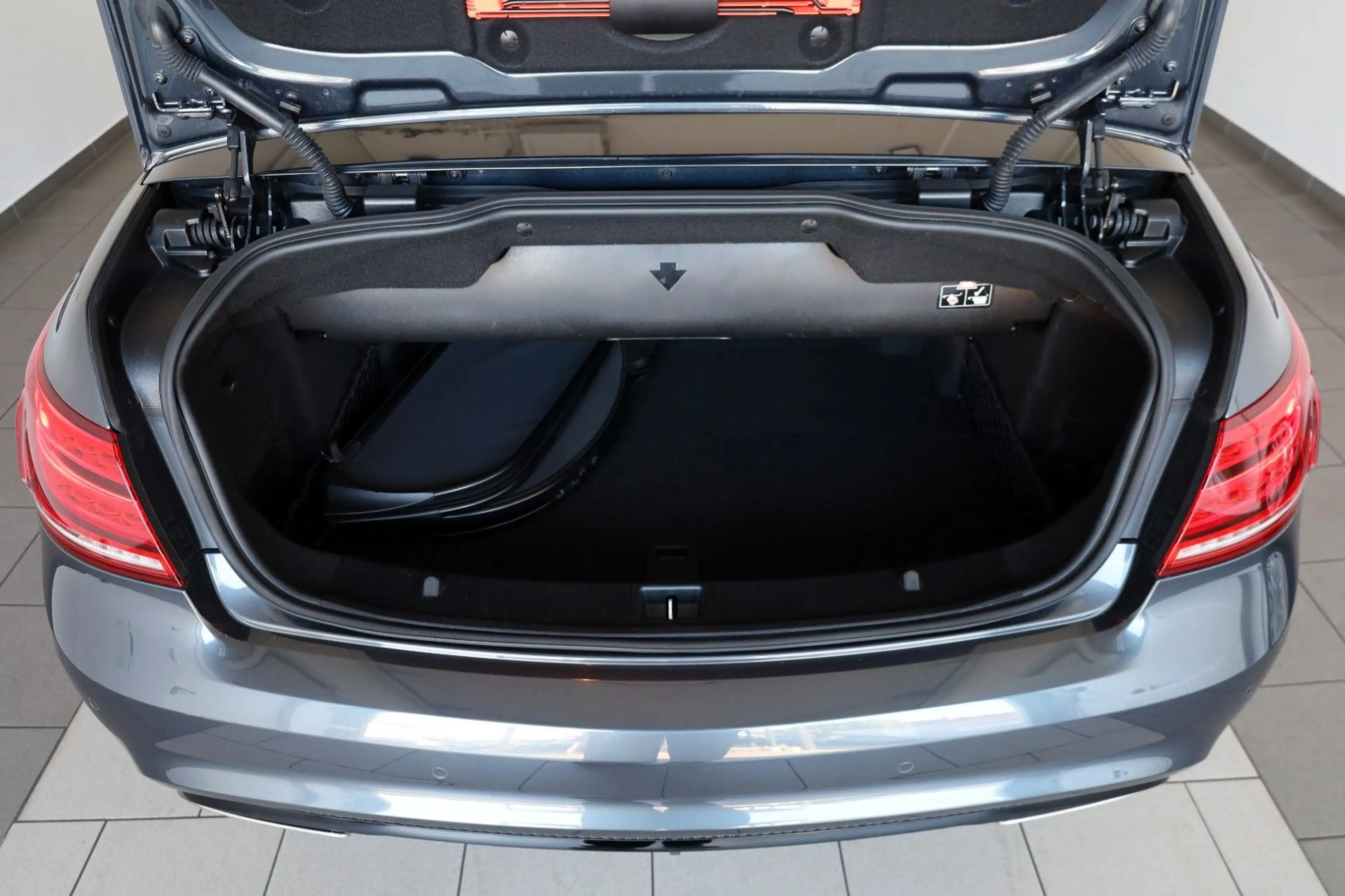Mercedes-Benz E 400 E400 Cabrio AMG Line Leder,Navi,LED,H/K,Airscarf — photo 30