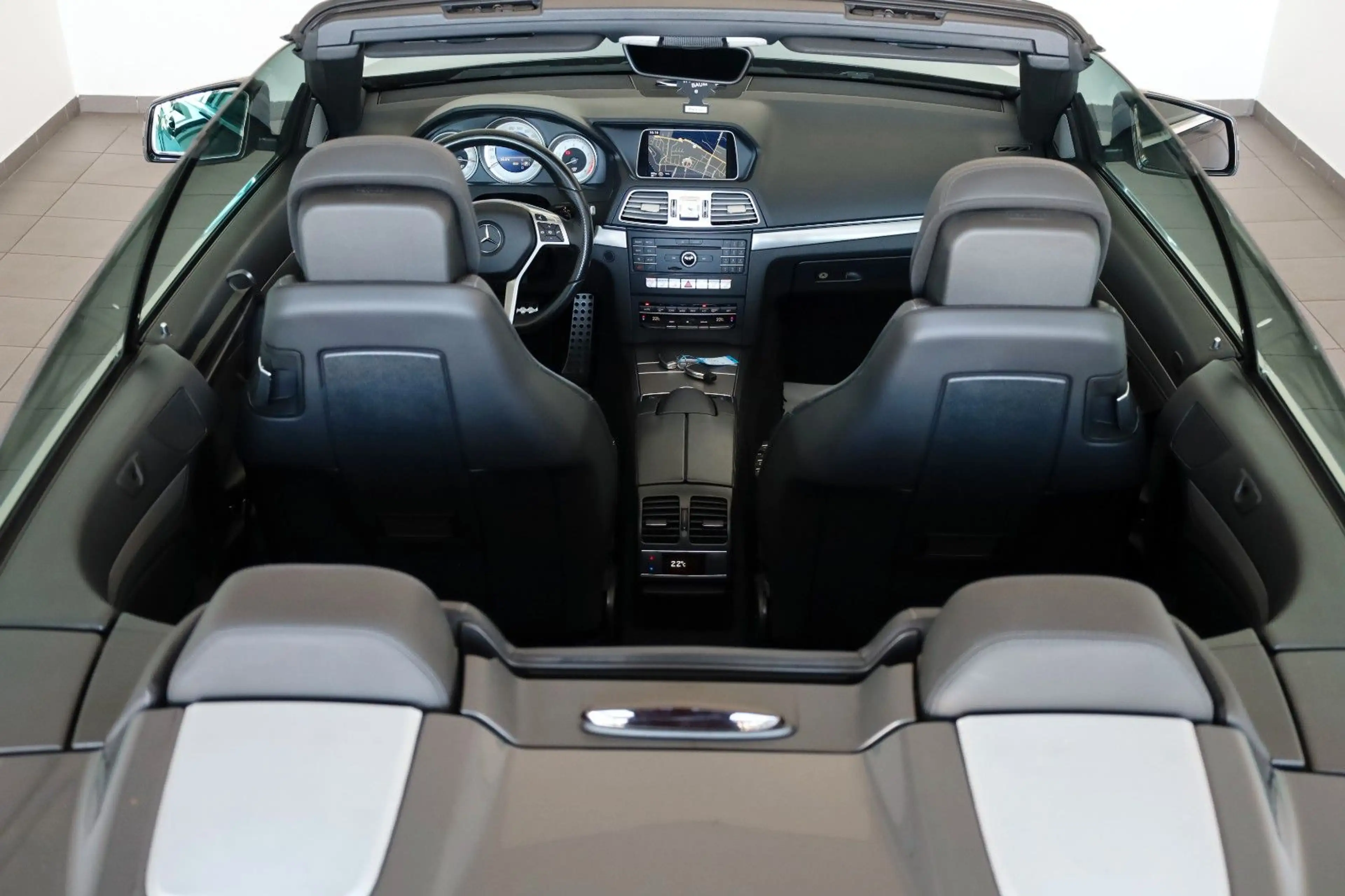 Mercedes-Benz E 400 E400 Cabrio AMG Line Leder,Navi,LED,H/K,Airscarf — photo 6