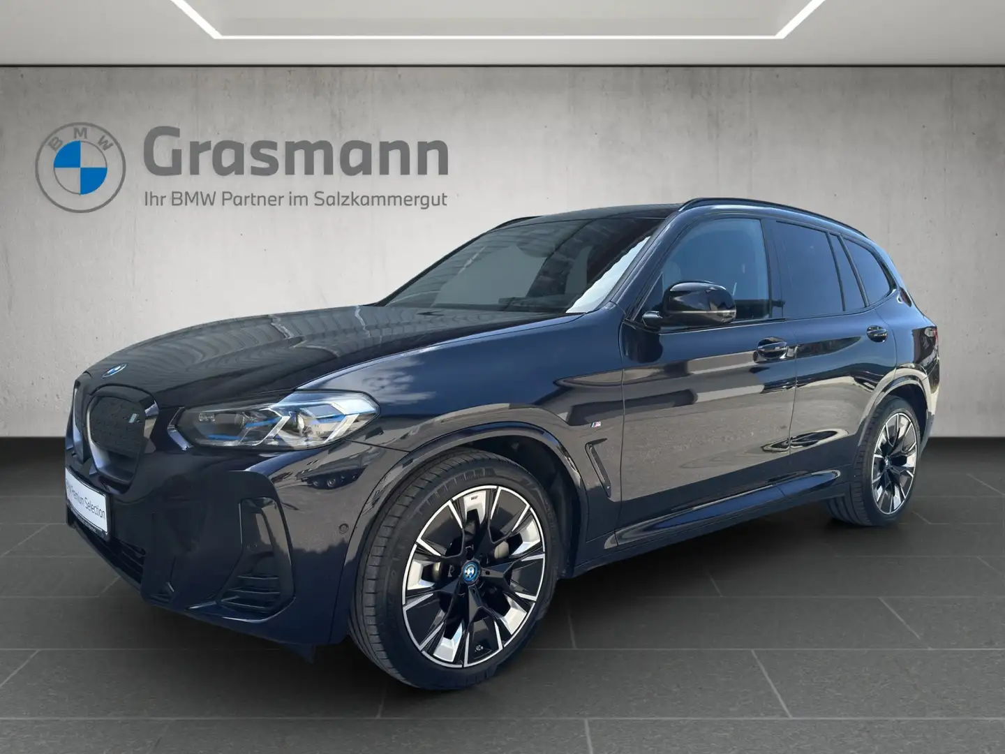 BMW iX3 M Schwarz - 1