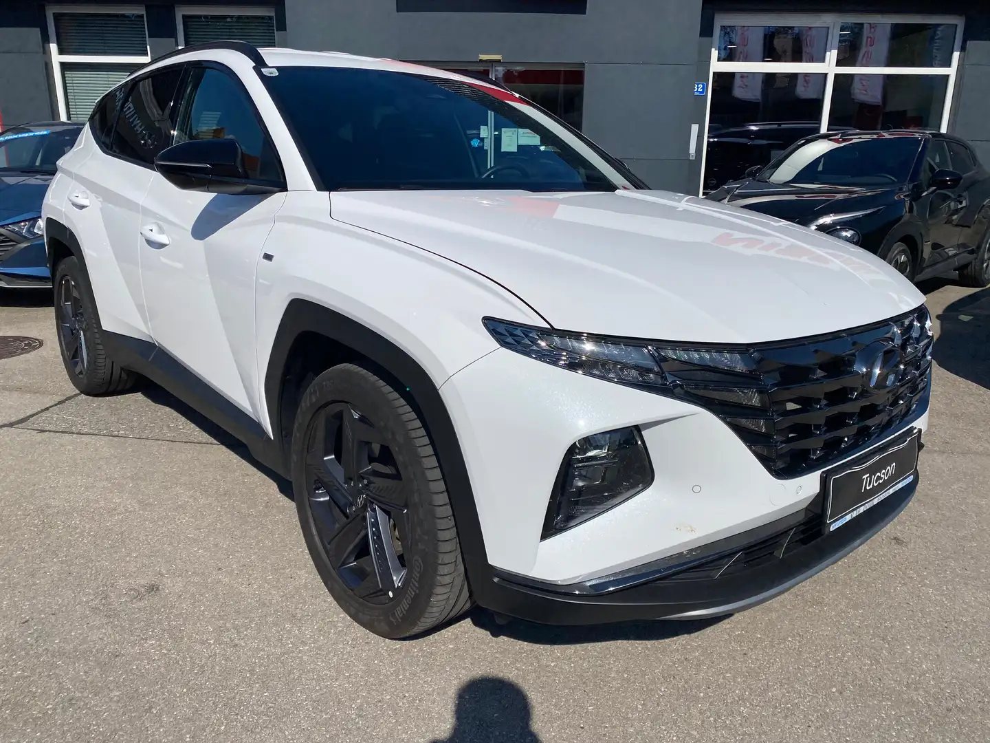 Hyundai TUCSON 1,6 CRDI 4WD 48V Trend Line Plus DCT Weiß - 2
