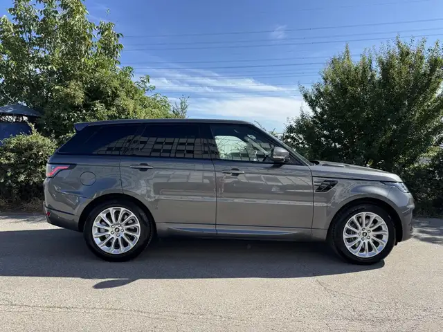 Land Rover Range Rover Sport view 2