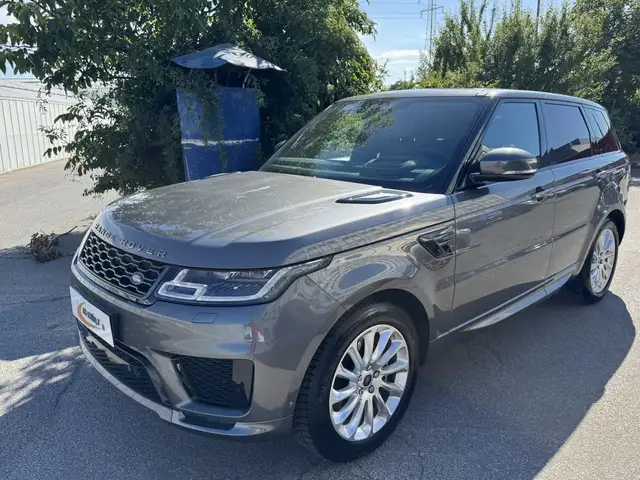 Land Rover Range Rover Sport view 4