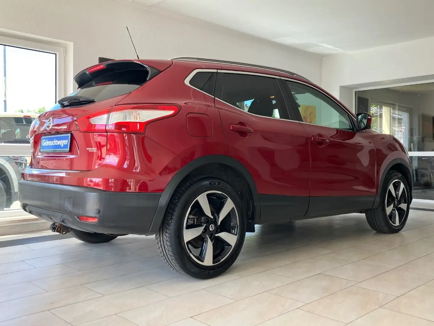 Nissan Qashqai 1.2 Autom. N-Connecta Panoramadach Rouge - 2