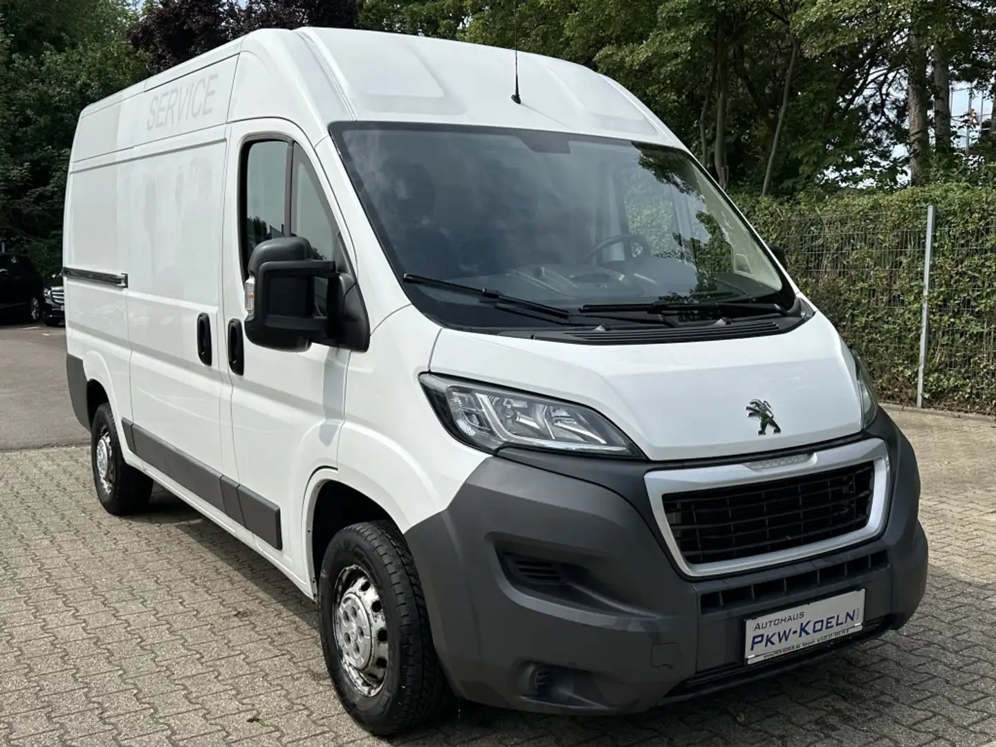 Peugeot Boxer 335 L2H2 Komfort BlueHDi 130 Weiß - 2