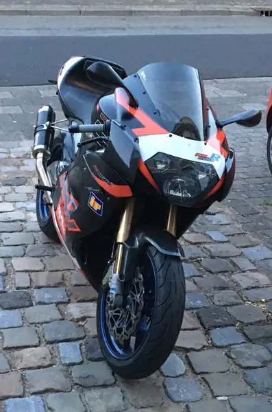 Aprilia RSV Mille - foto 2