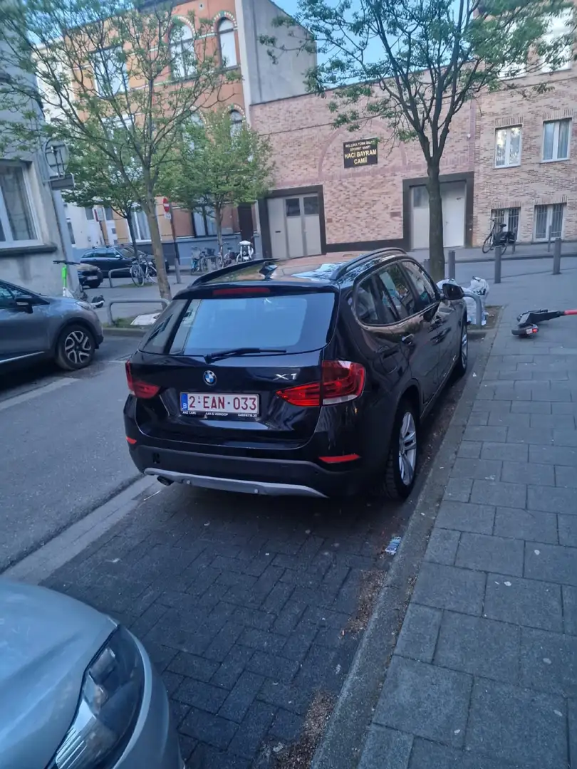 BMW X1 sDrive18d Aut. Zwart - 2