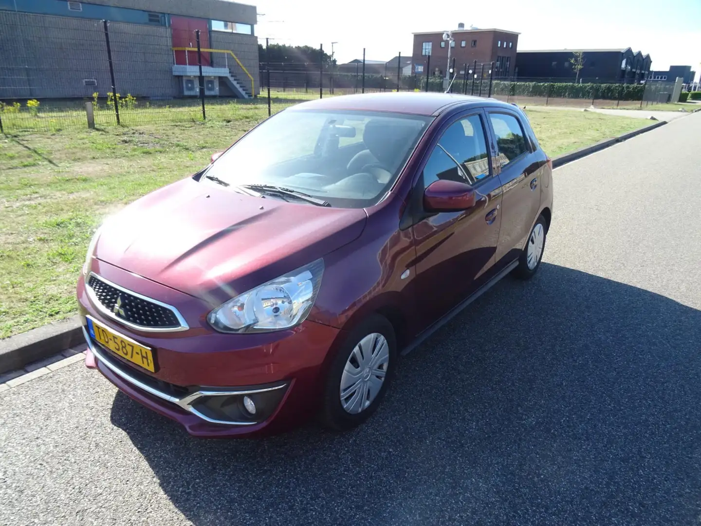 Mitsubishi Space Star 1.0 Cool+ Rouge - 1
