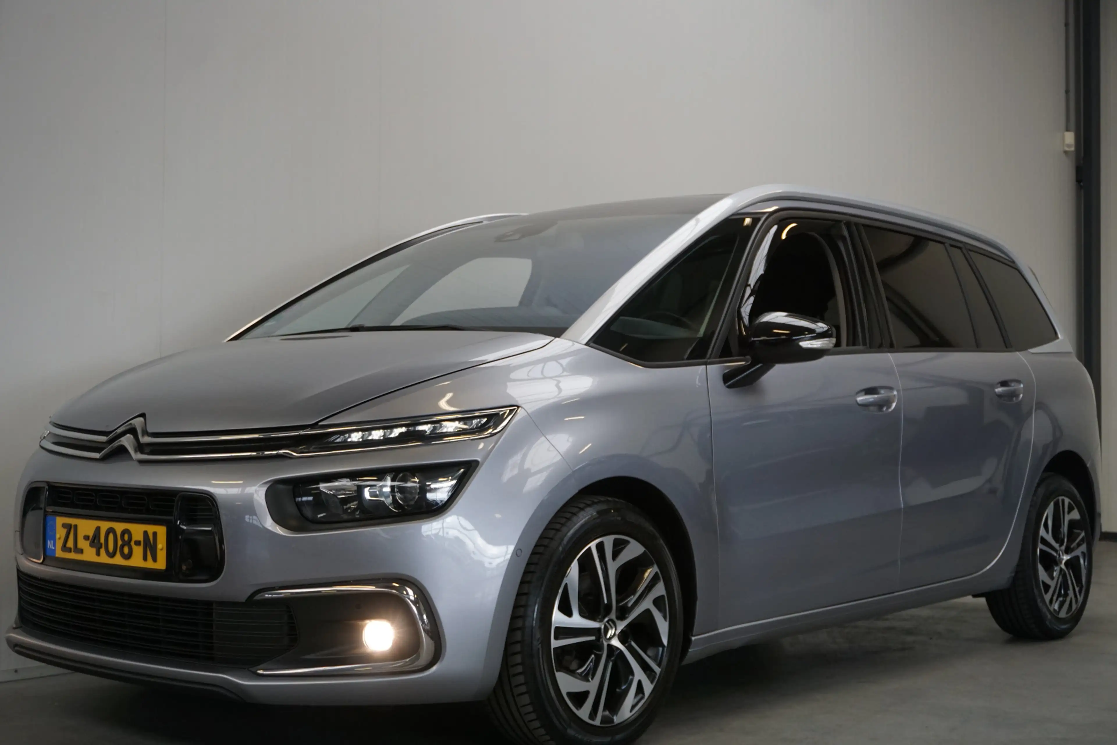 Citroen Grand C4 SpaceTourer 1.2 PureTech Origins MASSAGE NAVI CLIMA PDC CAMERA — photo 13