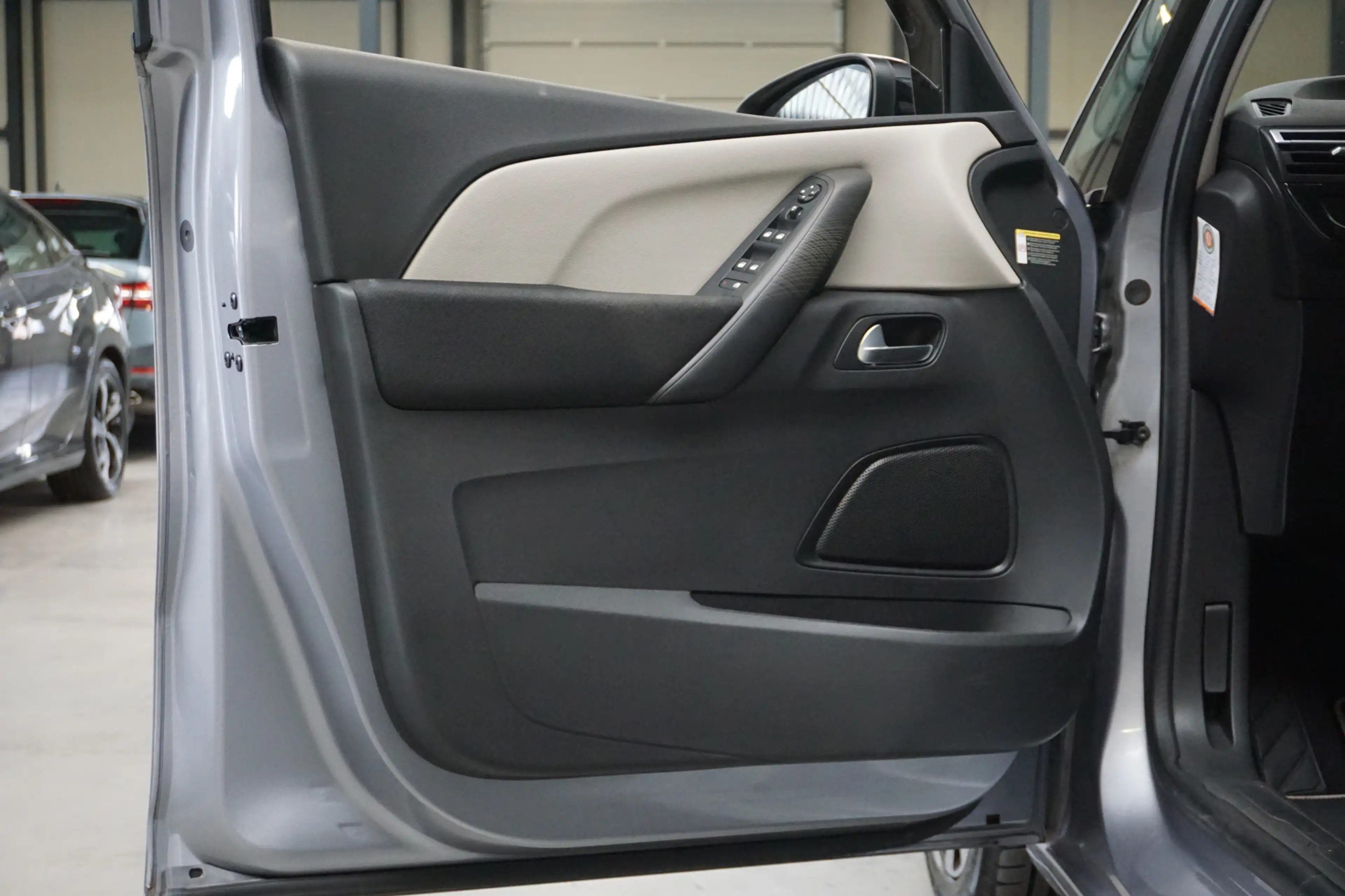 Citroen Grand C4 SpaceTourer 1.2 PureTech Origins MASSAGE NAVI CLIMA PDC CAMERA — photo 26