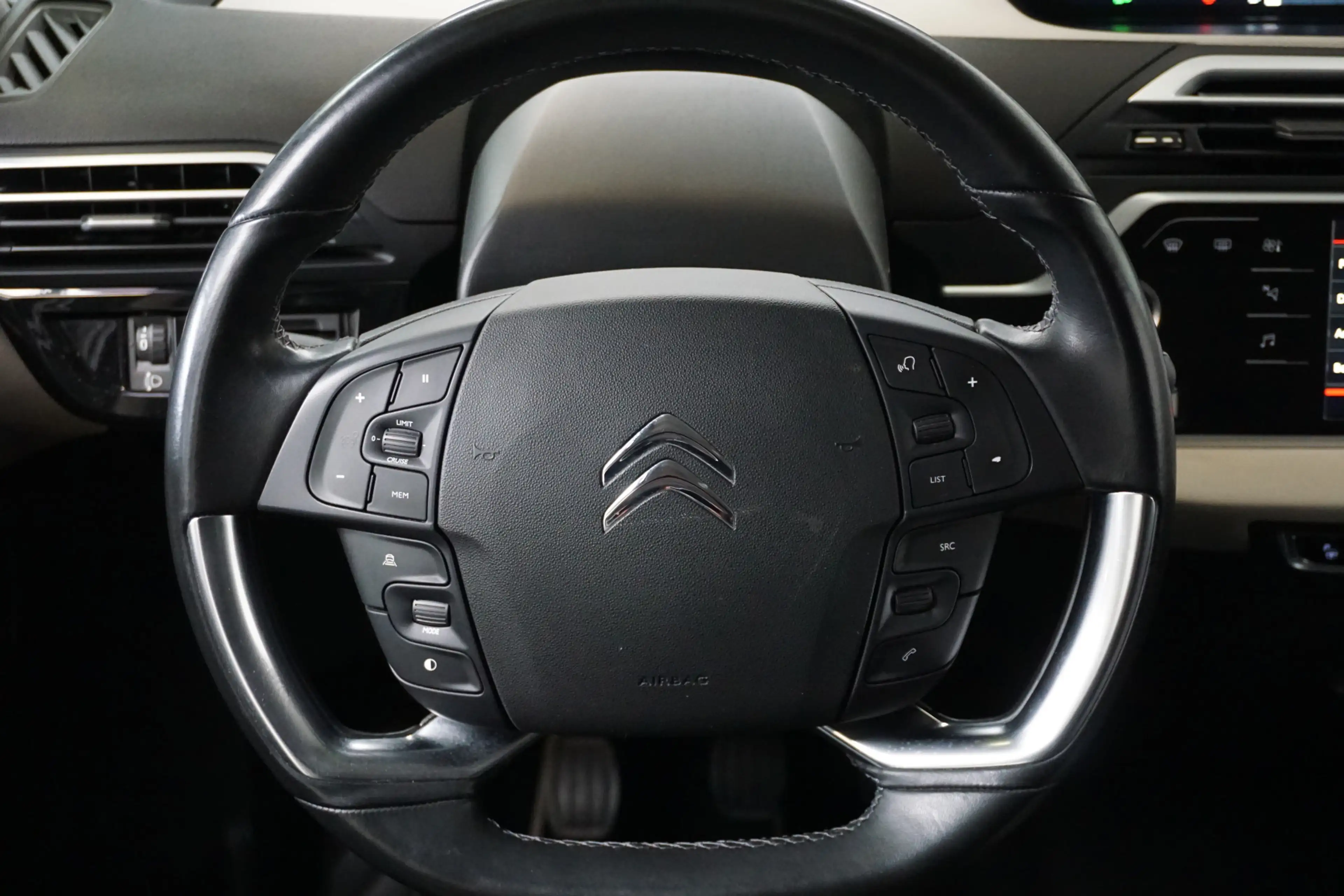 Citroen Grand C4 SpaceTourer 1.2 PureTech Origins MASSAGE NAVI CLIMA PDC CAMERA — photo 4