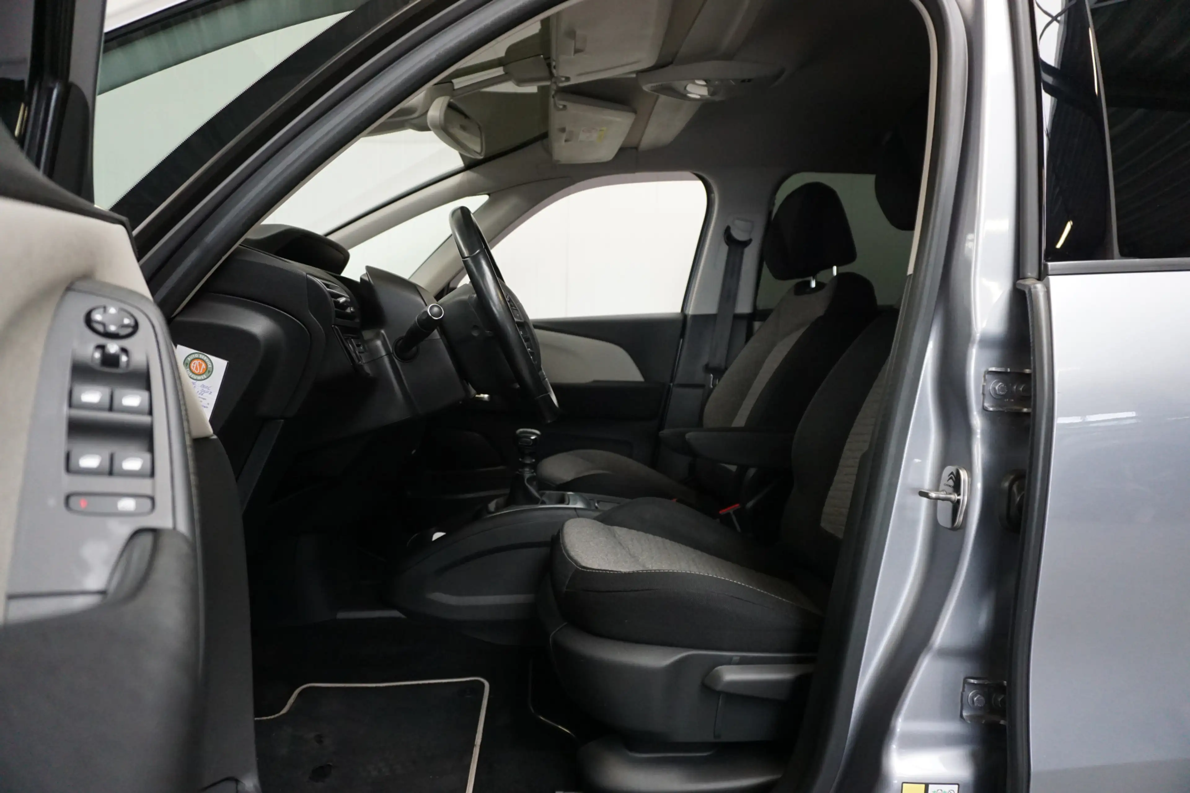 Citroen Grand C4 SpaceTourer 1.2 PureTech Origins MASSAGE NAVI CLIMA PDC CAMERA — photo 48