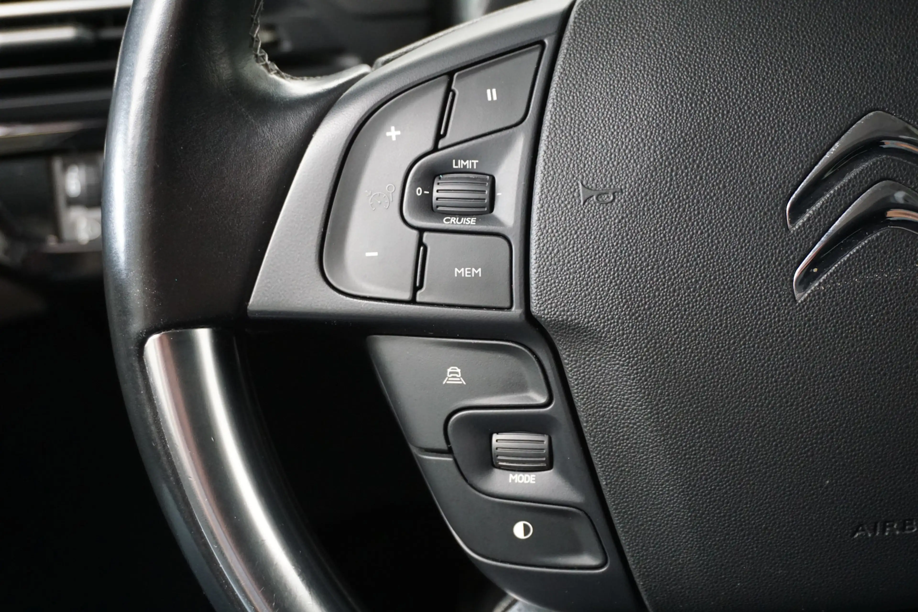 Citroen Grand C4 SpaceTourer 1.2 PureTech Origins MASSAGE NAVI CLIMA PDC CAMERA — photo 30