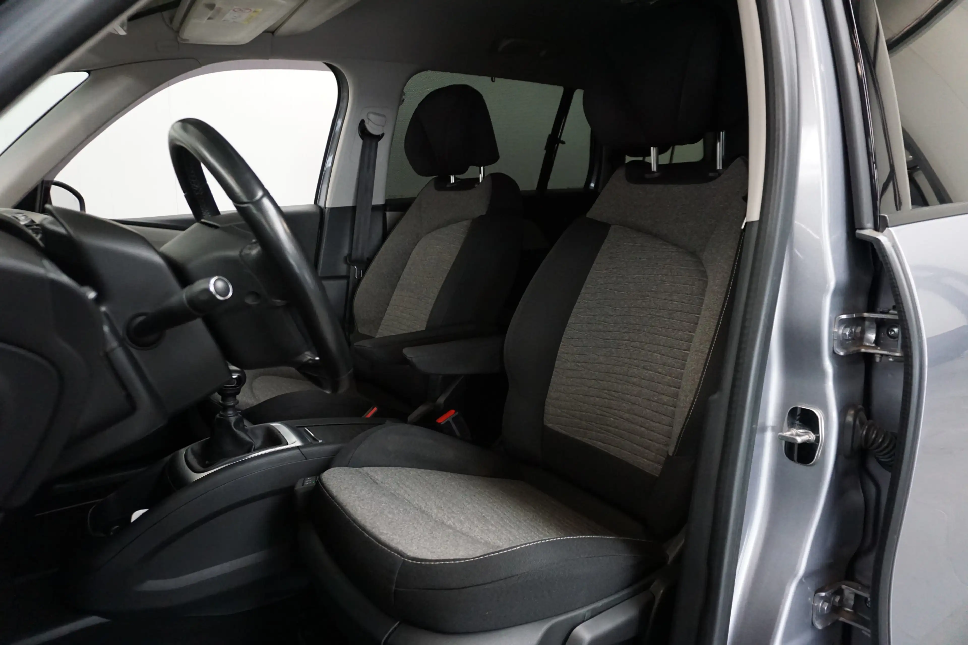 Citroen Grand C4 SpaceTourer 1.2 PureTech Origins MASSAGE NAVI CLIMA PDC CAMERA — photo 49