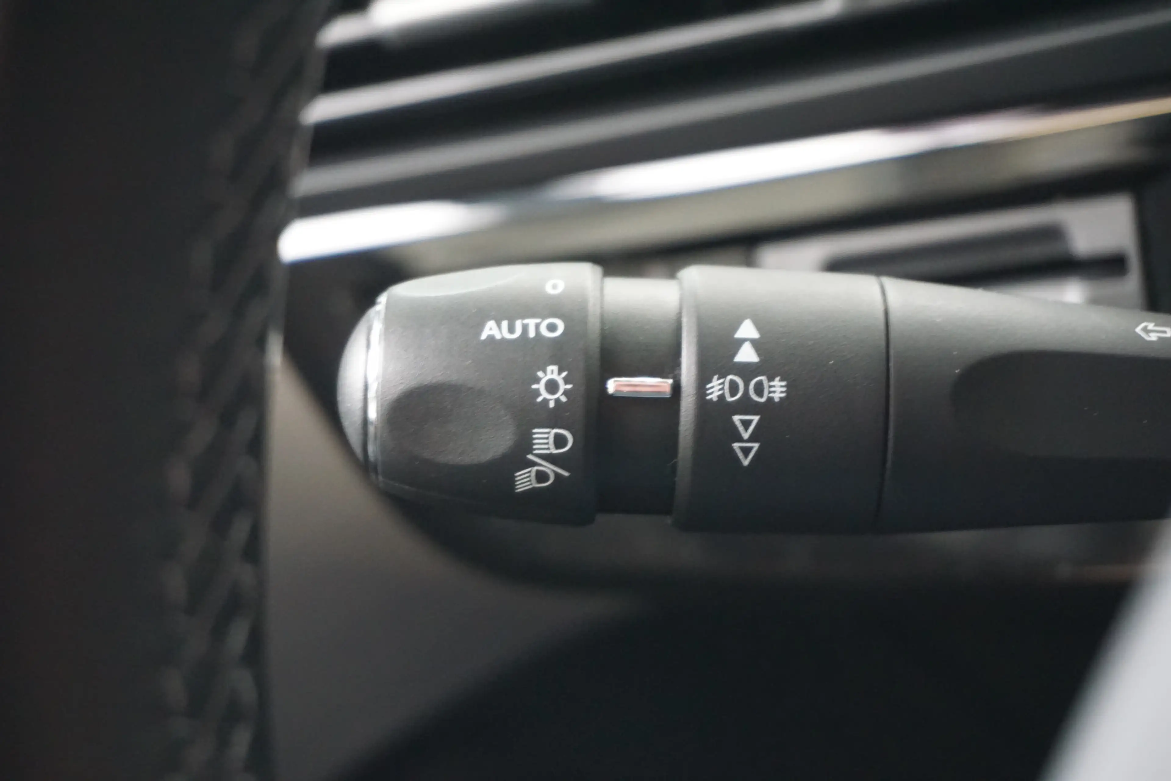 Citroen Grand C4 SpaceTourer 1.2 PureTech Origins MASSAGE NAVI CLIMA PDC CAMERA — photo 29