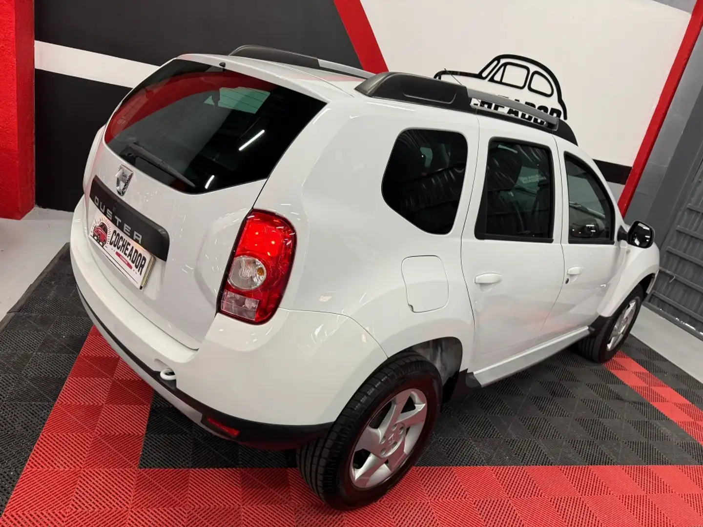 Dacia Duster 1.6 Laureate Bílá - 2