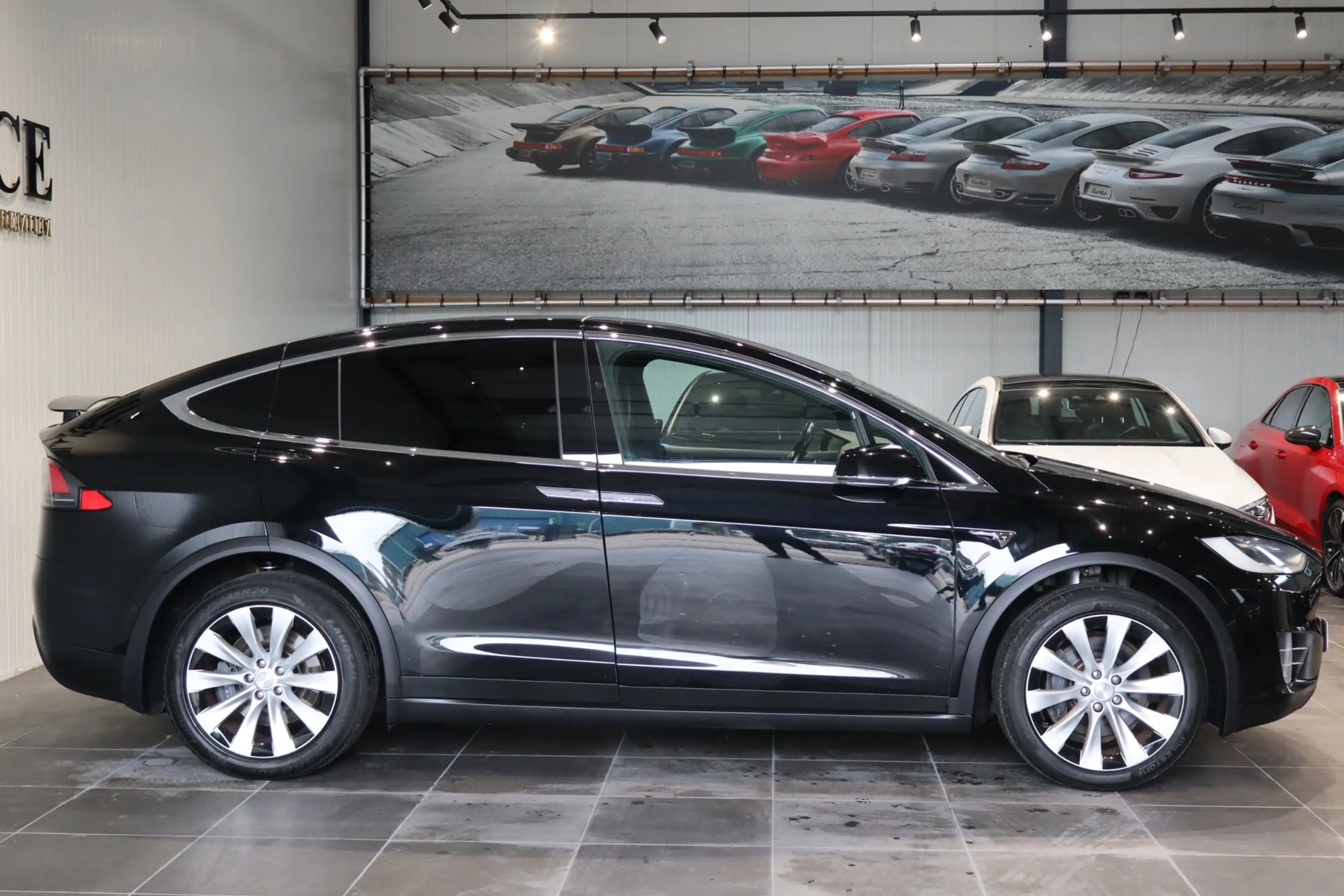 Tesla Model X Long Range-Free supercharge-Fast charge — photo 10
