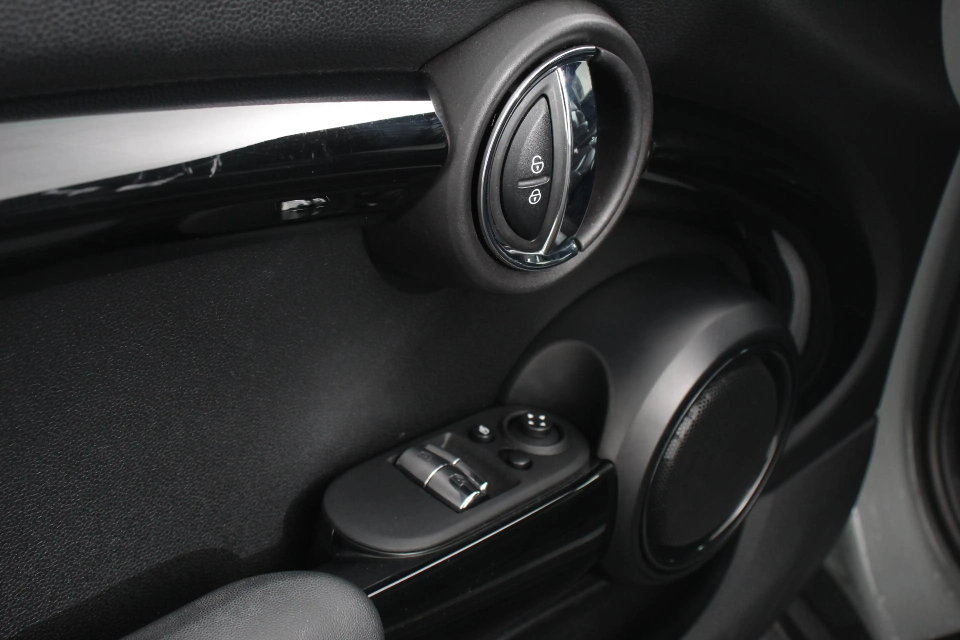 MINI Cooper E Electric Charged 33 kWh Leder Climate Control Crui — photo 9