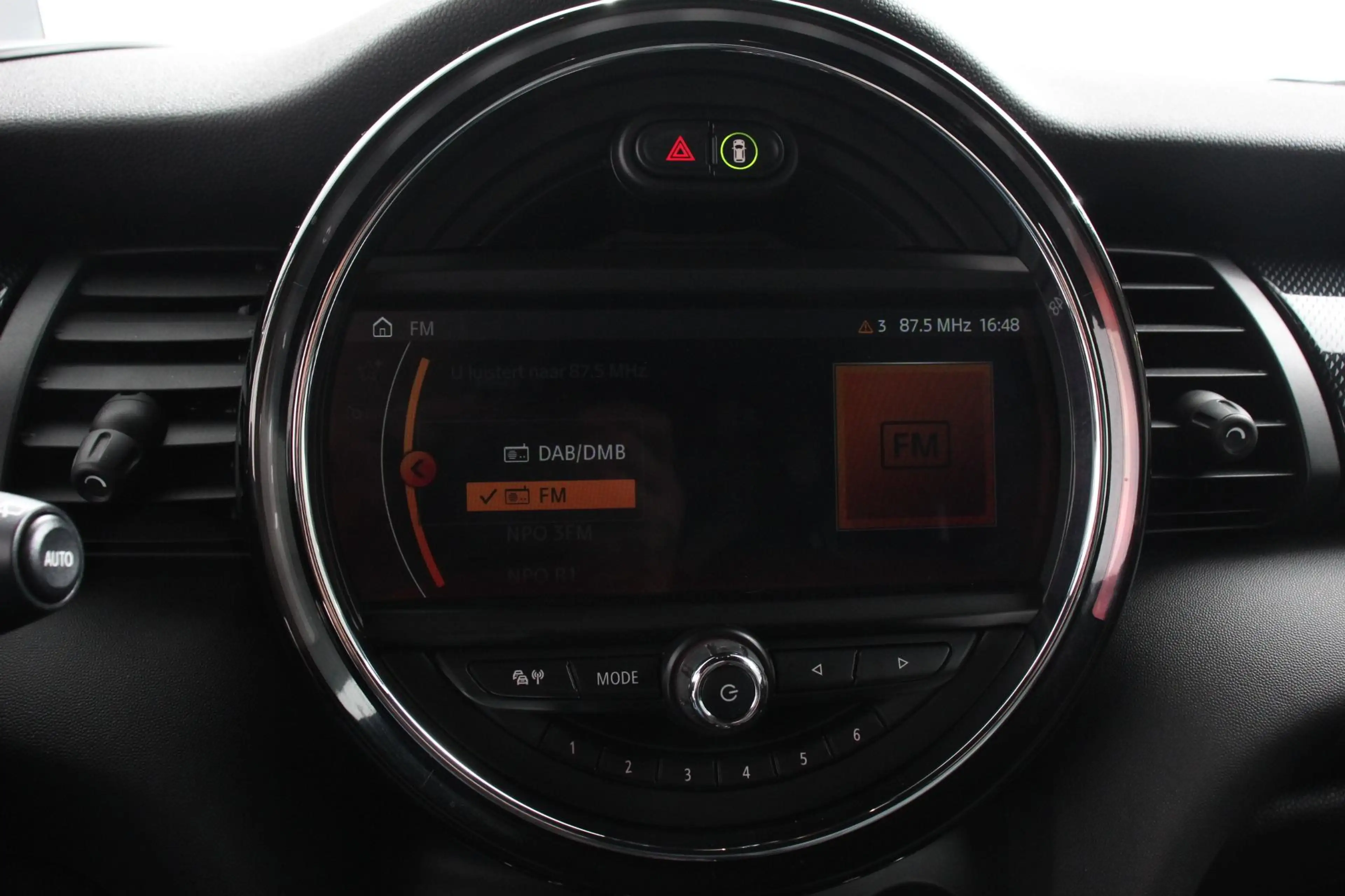 MINI Cooper E Electric Charged 33 kWh Leder Climate Control Crui — photo 15