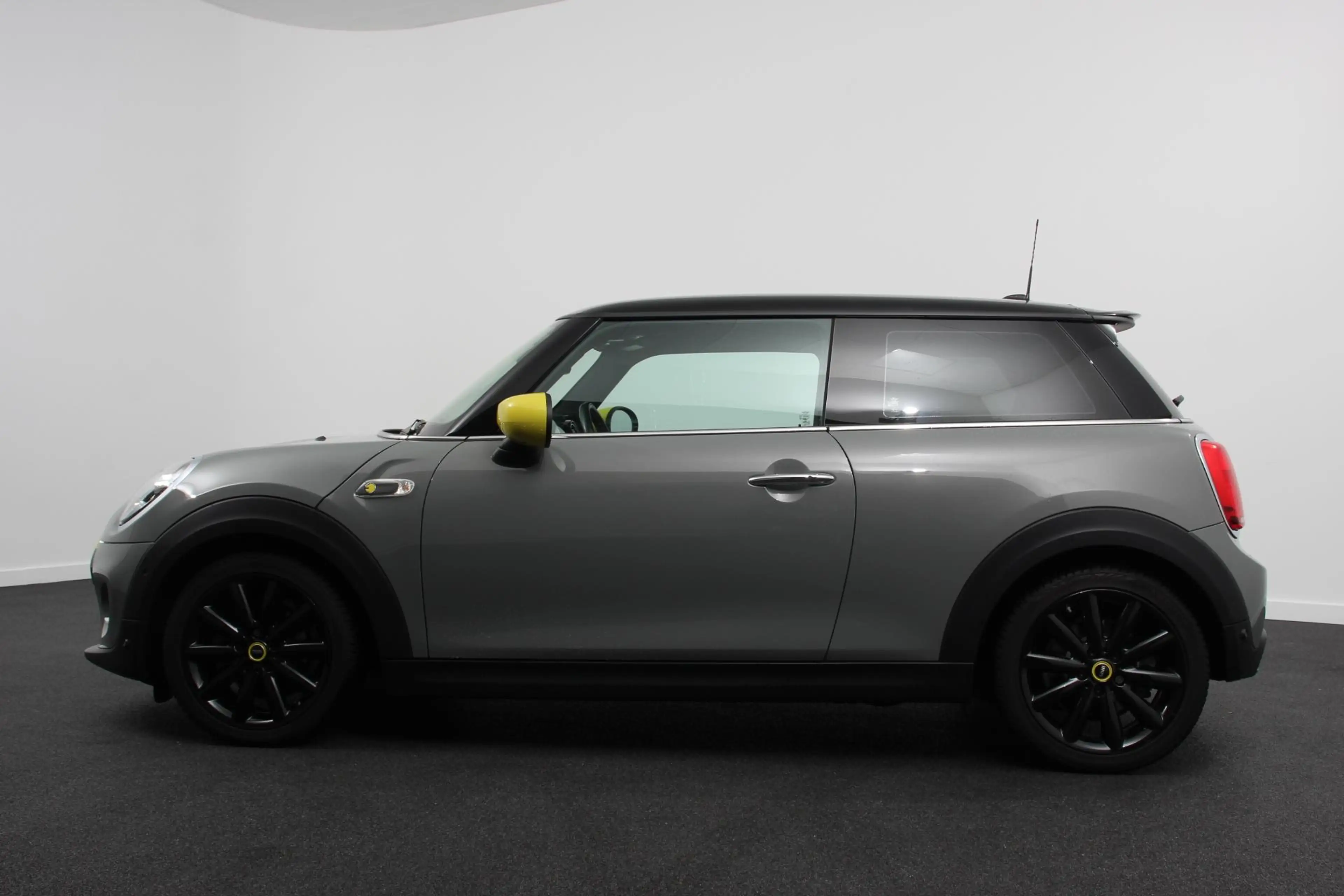 MINI Cooper E Electric Charged 33 kWh Leder Climate Control Crui — photo 8