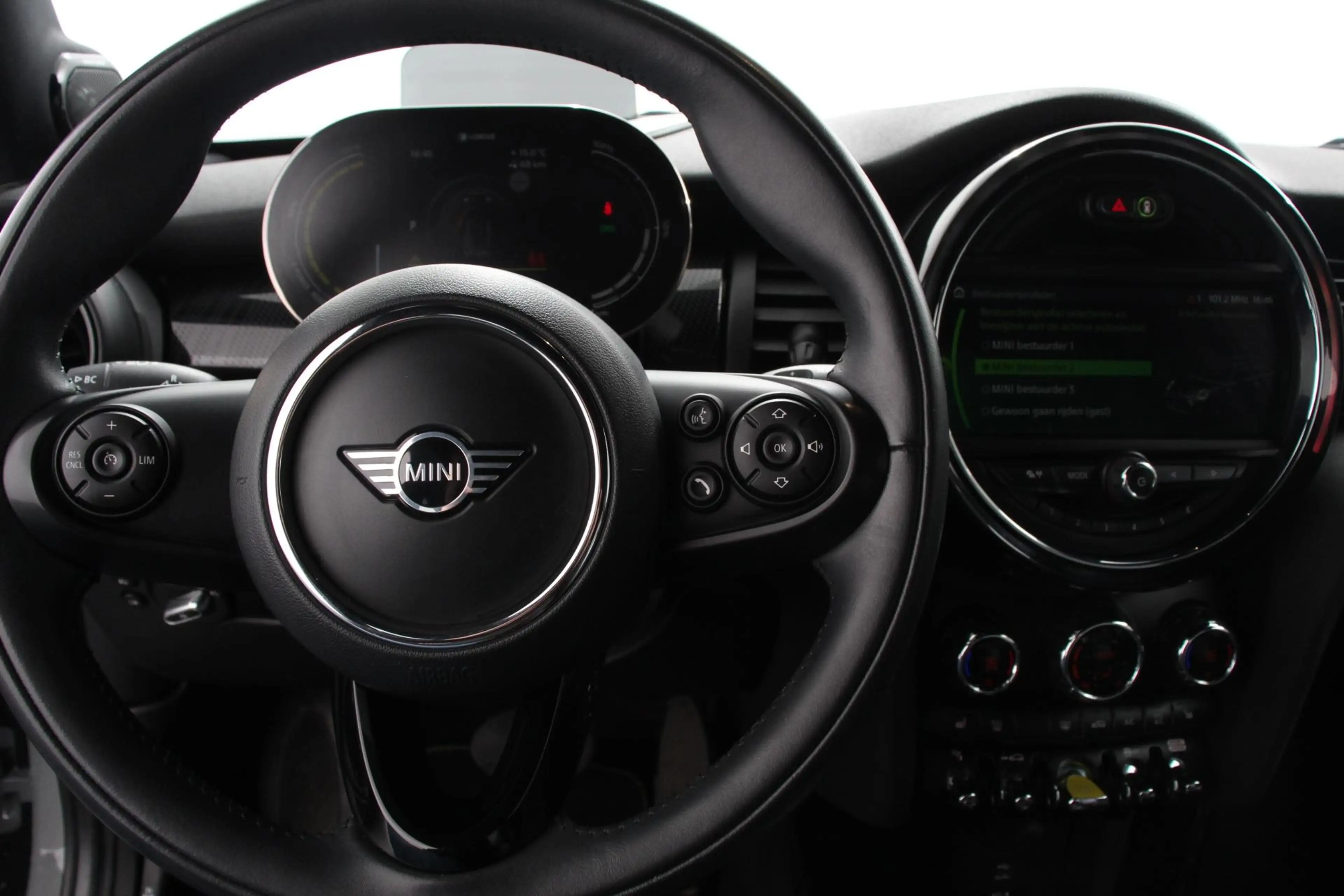 MINI Cooper E Electric Charged 33 kWh Leder Climate Control Crui — photo 12