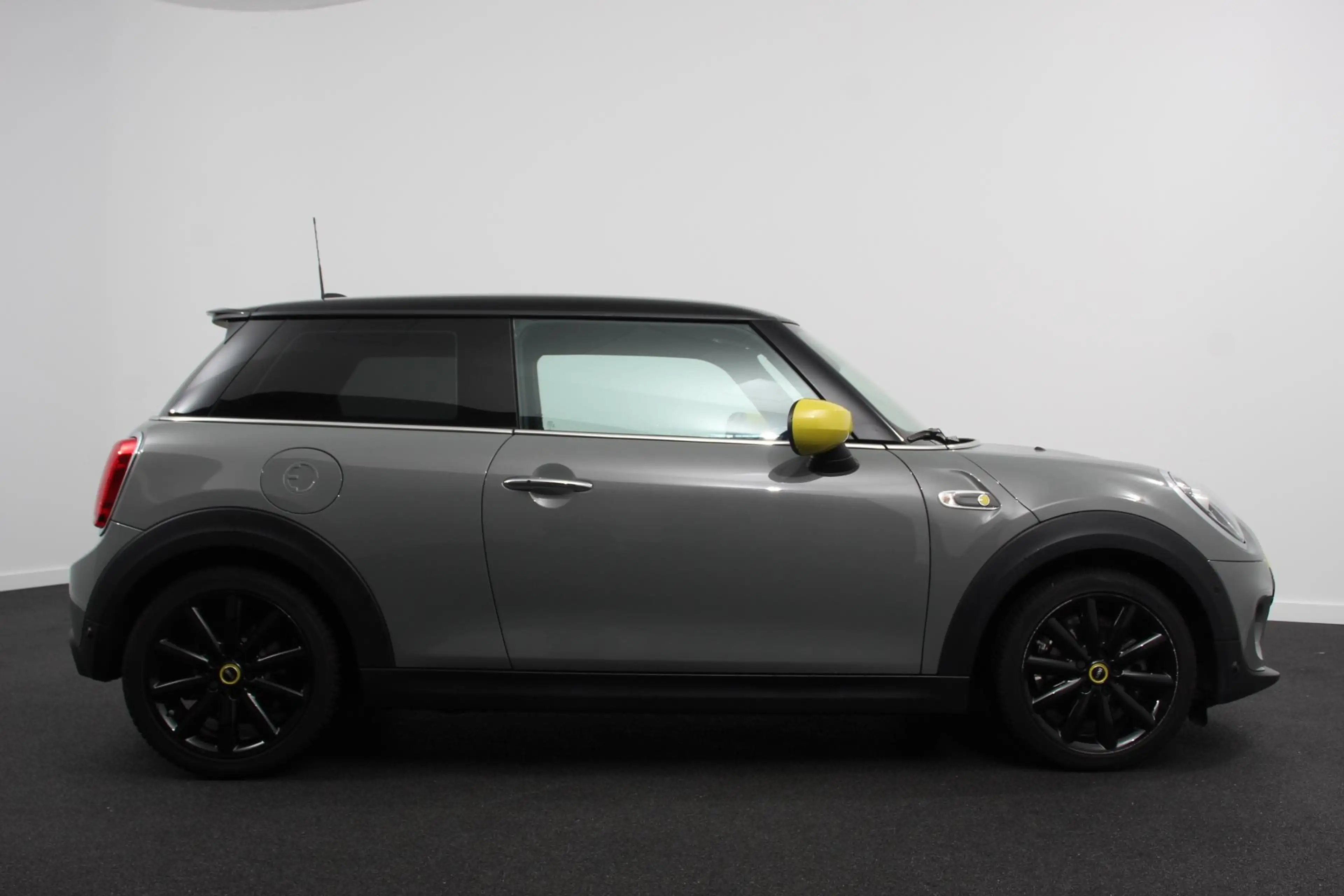 MINI Cooper E Electric Charged 33 kWh Leder Climate Control Crui — photo 7
