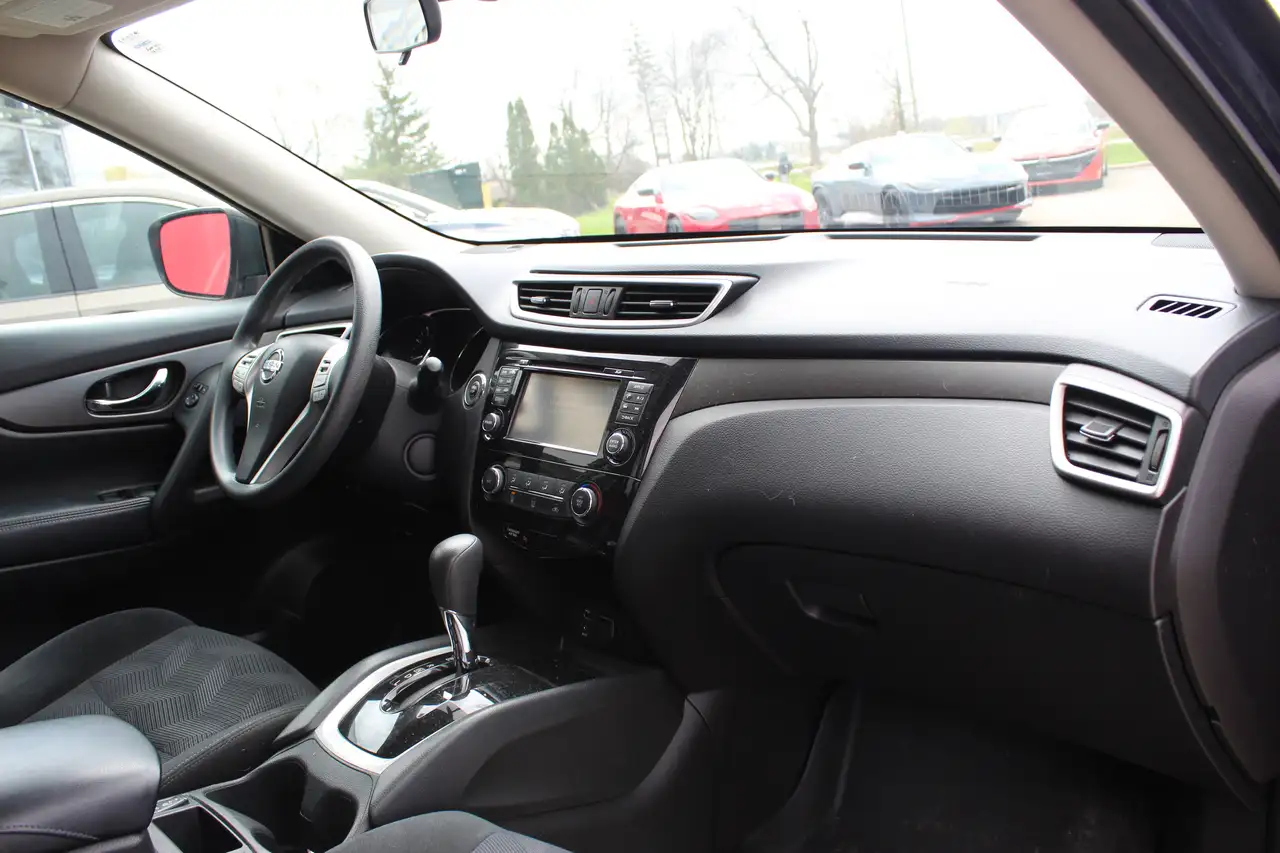 Nissan Rogue снимка Nissan Rogue