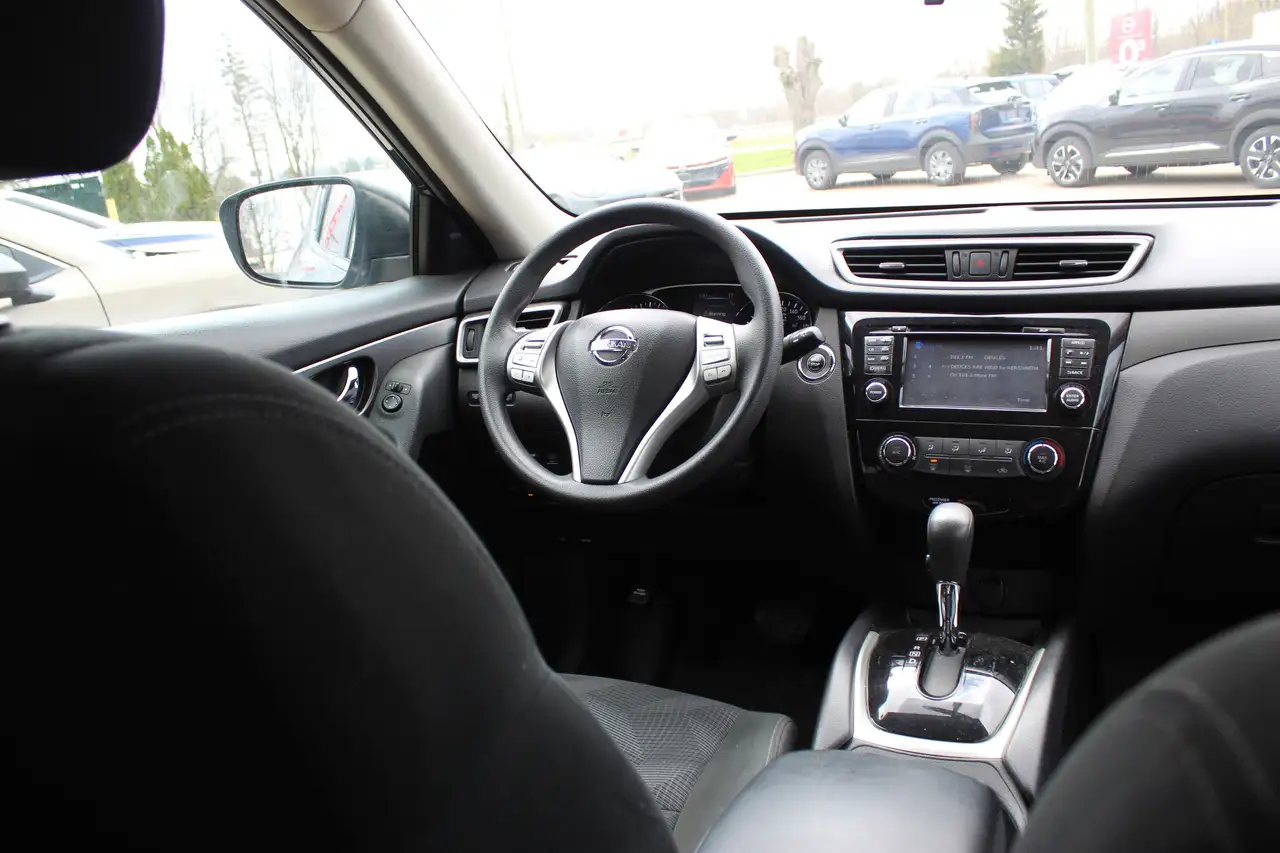 Nissan Rogue снимка Nissan Rogue