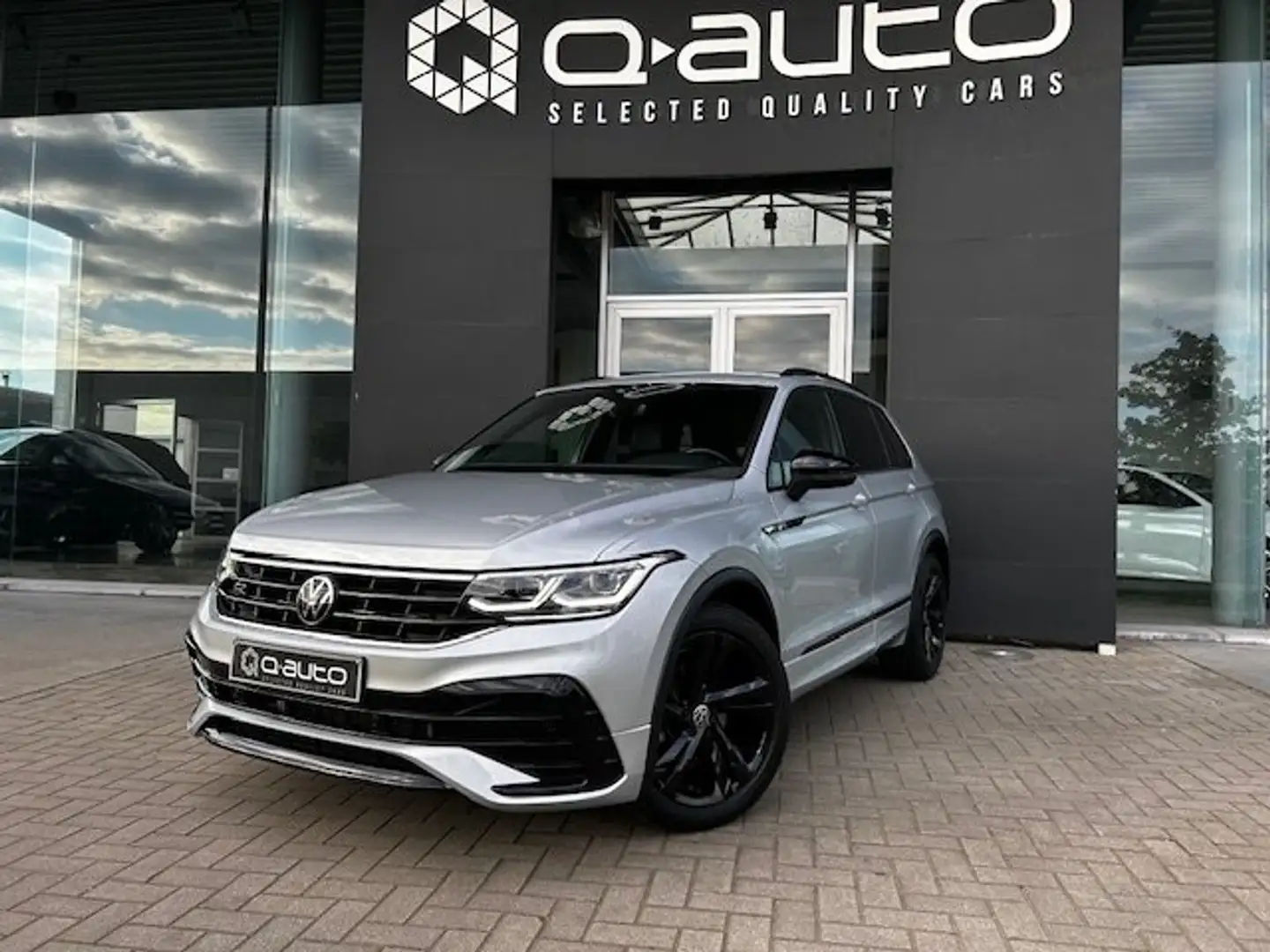 Volkswagen Tiguan 1.5TSI DSG R-Line / GPS / Cam / Trekh / Black Pack - 1