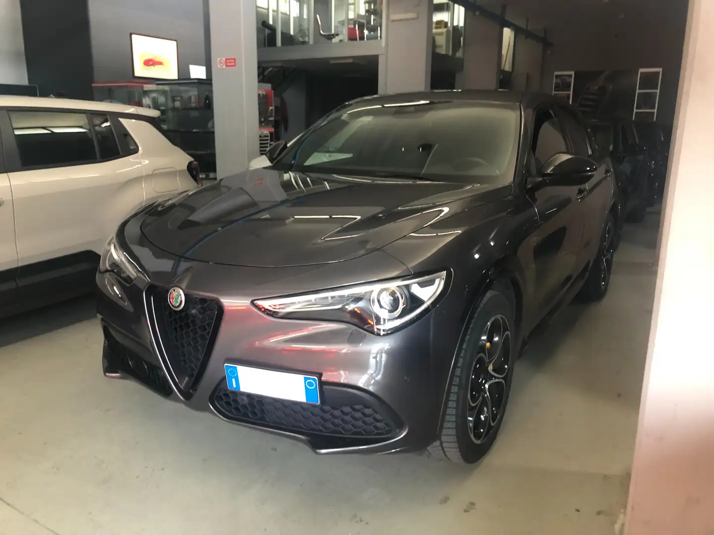 Alfa Romeo Stelvio Stelvio 2.2 t Veloce Q4 210cv auto Grigio - 2