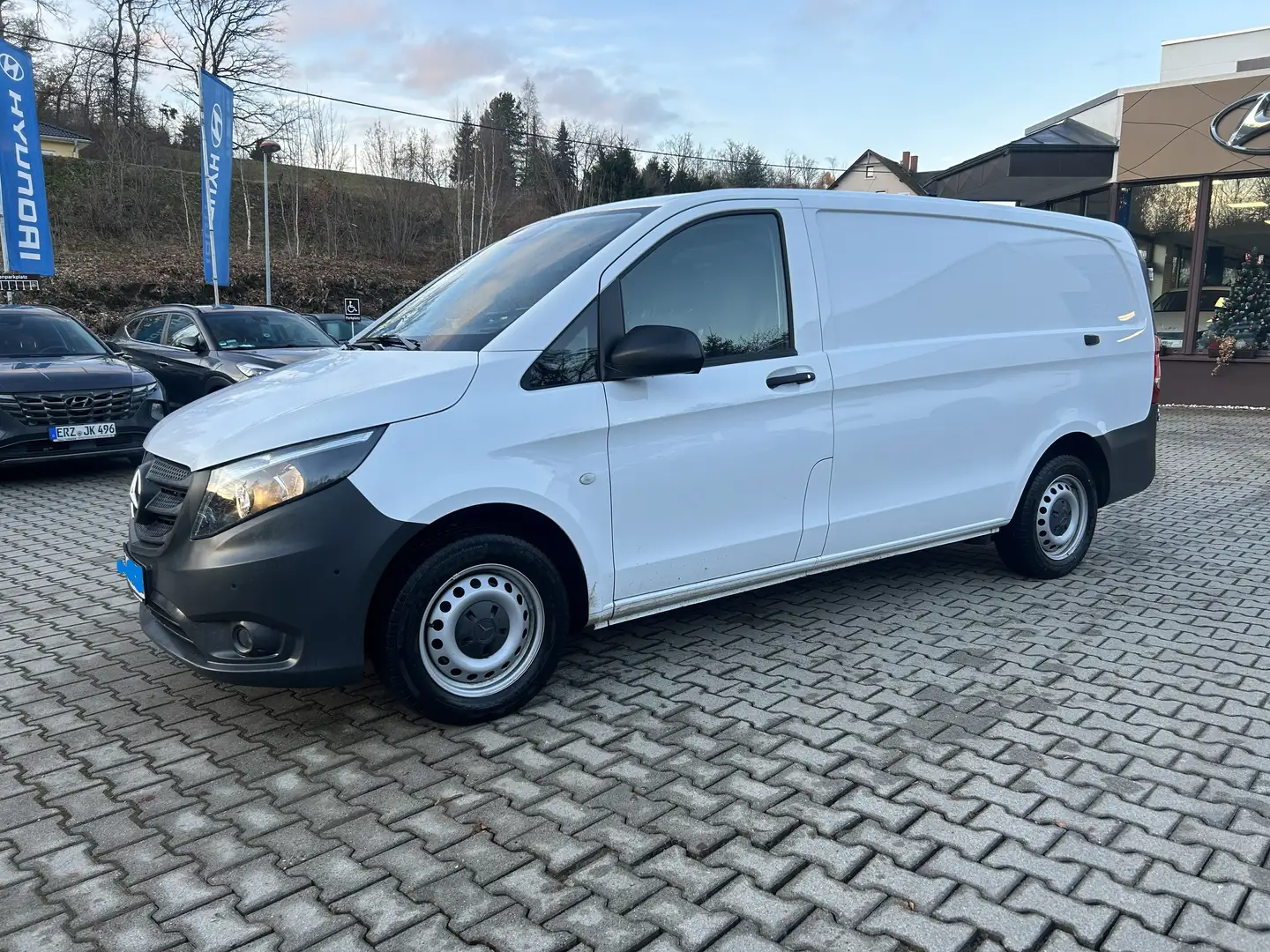 Mercedes-Benz Vito 110/114/116/119 CDI PRO RWD lang Weiß - 2
