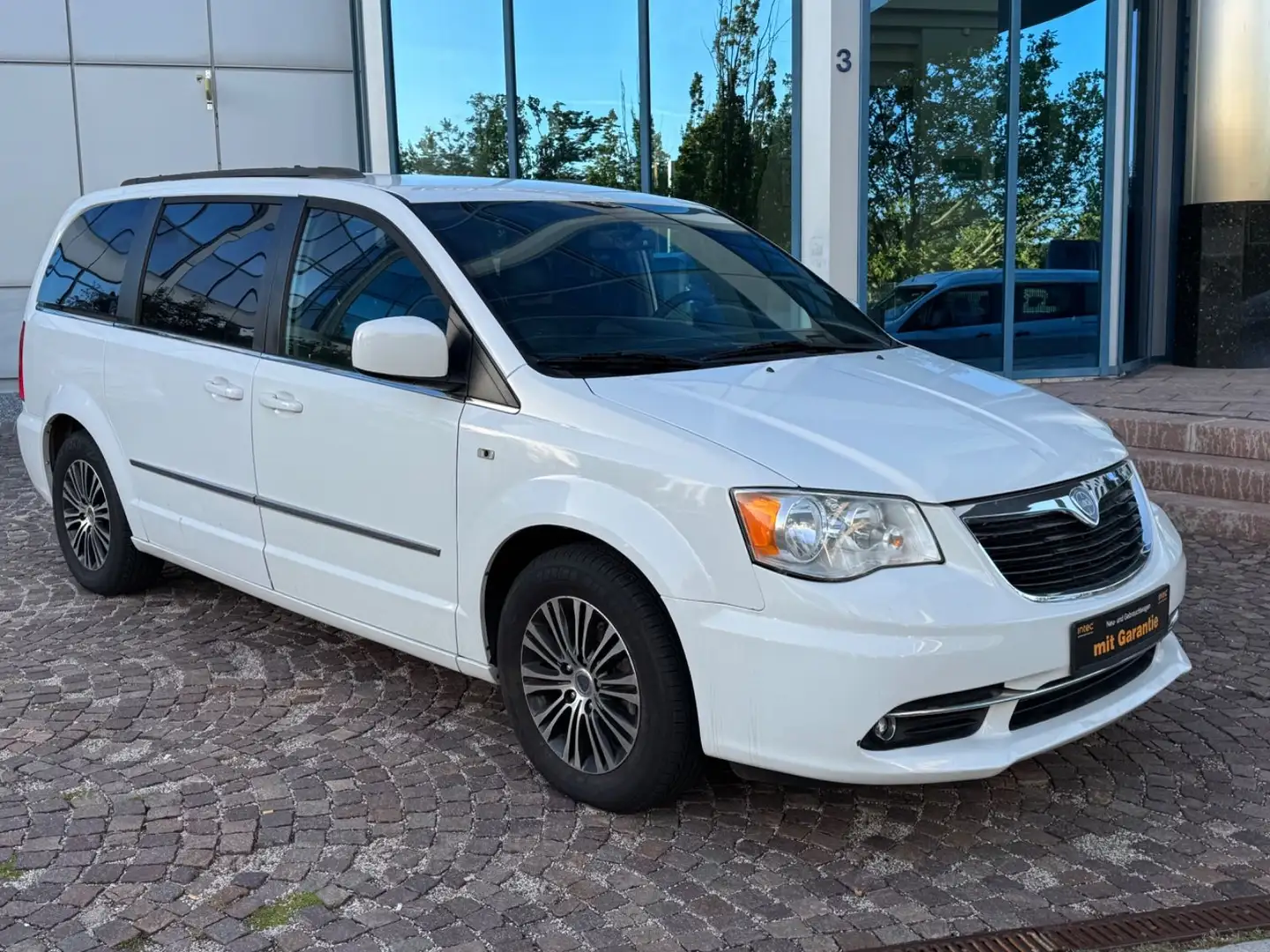 Lancia Voyager S 2.8 CRD 130 kW,7Sitz El.Schiebetür PDC Weiß - 1