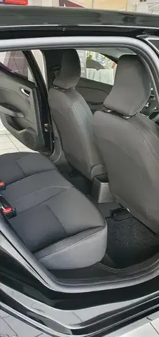 Mitsubishi Colt view 9